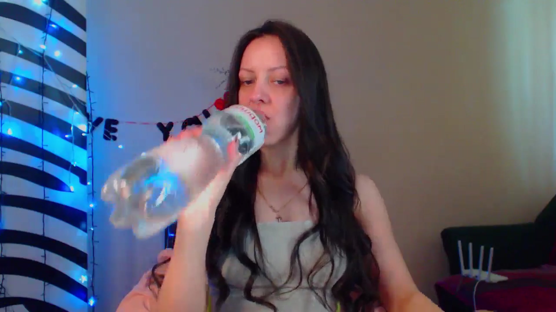 Gallery image thumbnail from MiracleMiss's myfreecams stream on, 05/23/2024, 11:59 image 7 of 20