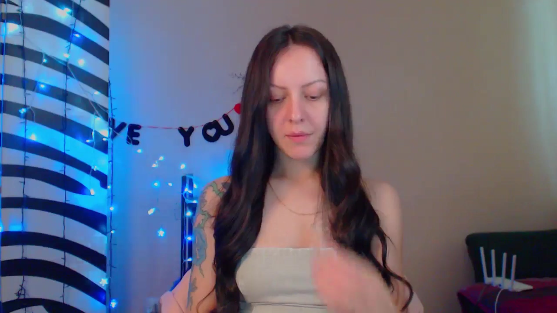 Gallery image thumbnail from MiracleMiss's myfreecams stream on, 05/24/2024, 10:48 image 13 of 20