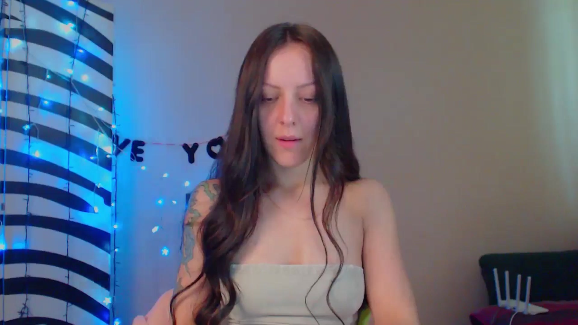 Gallery image thumbnail from MiracleMiss's myfreecams stream on, 05/24/2024, 10:48 image 6 of 20