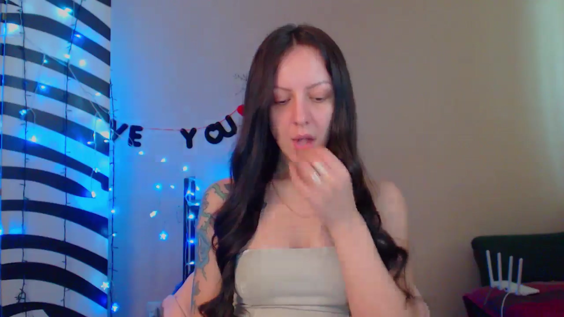 Gallery image thumbnail from MiracleMiss's myfreecams stream on, 05/24/2024, 10:48 image 12 of 20