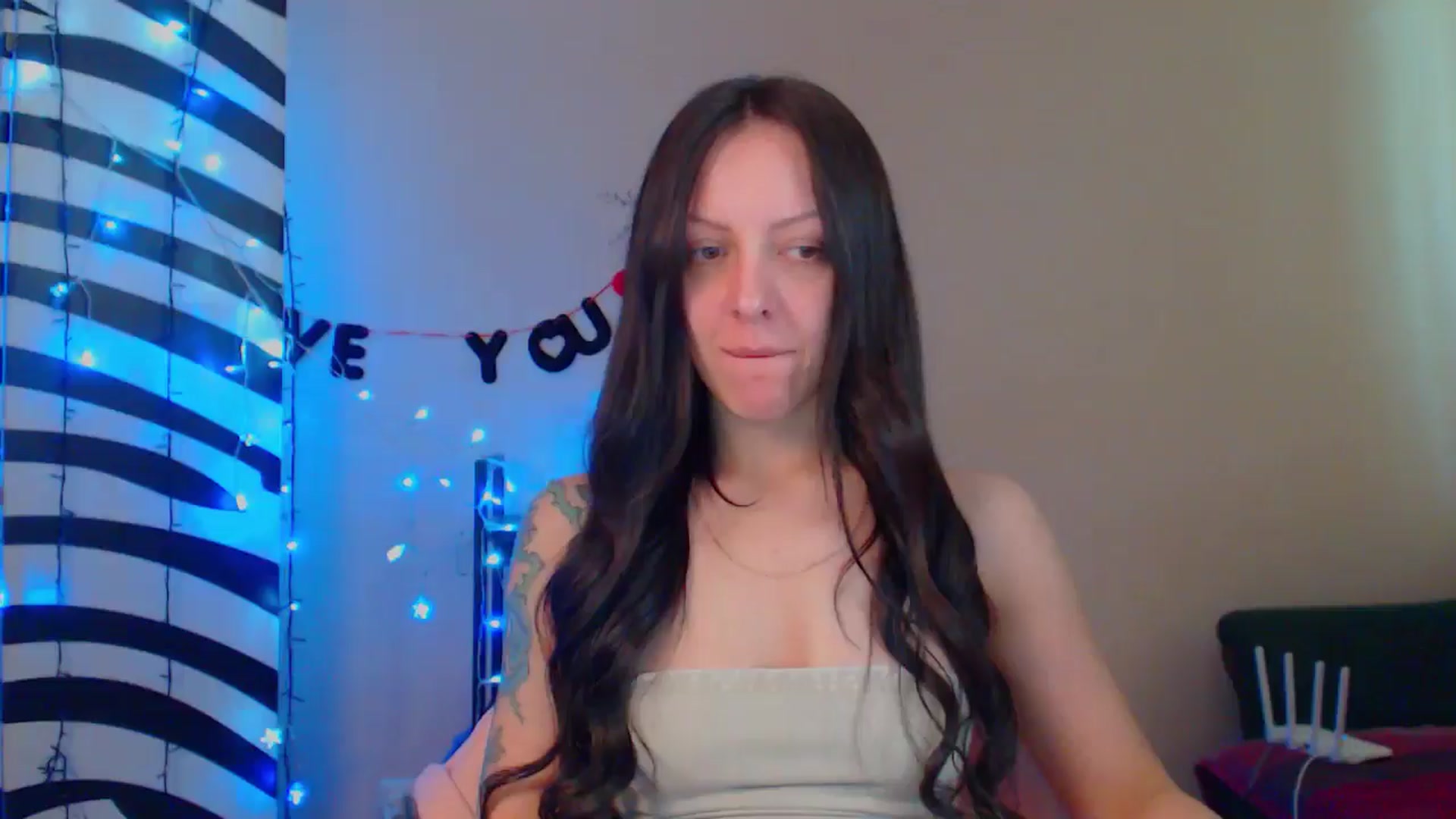 Gallery image thumbnail from MiracleMiss's myfreecams stream on, 05/24/2024, 10:48 image 10 of 20