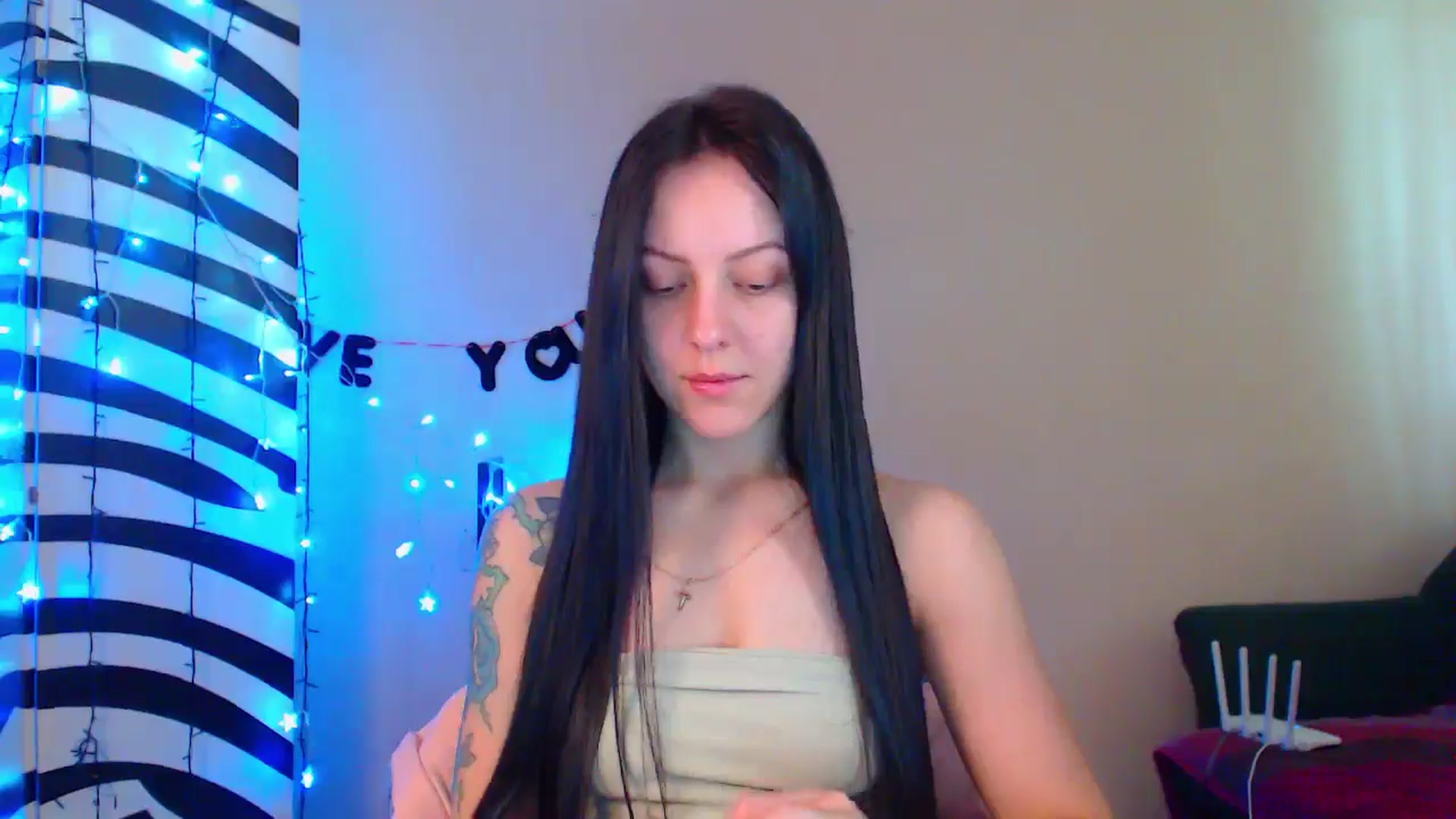 Gallery image thumbnail from MiracleMiss's myfreecams stream on, 05/27/2024, 10:49 image 4 of 20