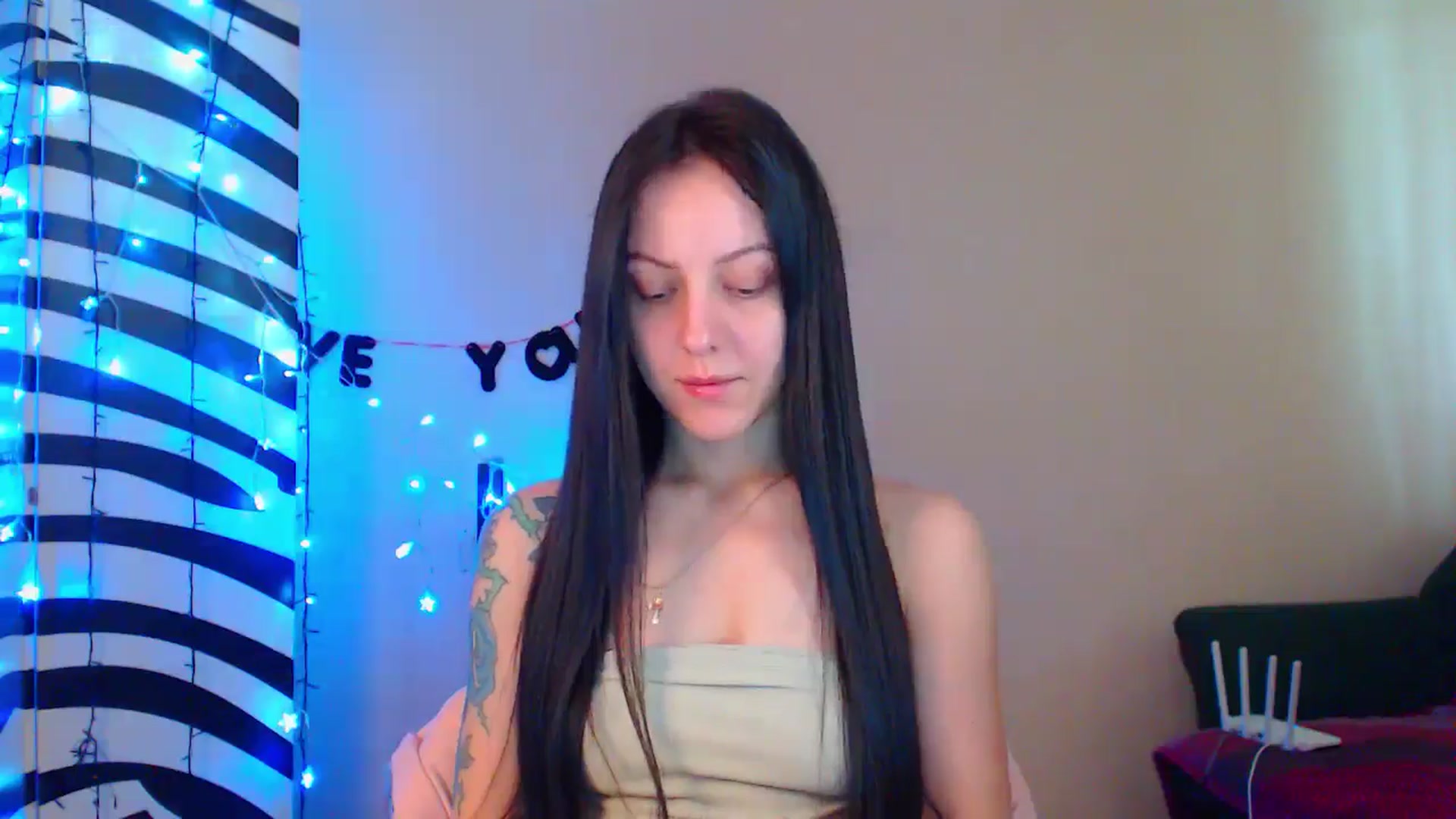 Gallery image thumbnail from MiracleMiss's myfreecams stream on, 05/27/2024, 10:49 image 6 of 20