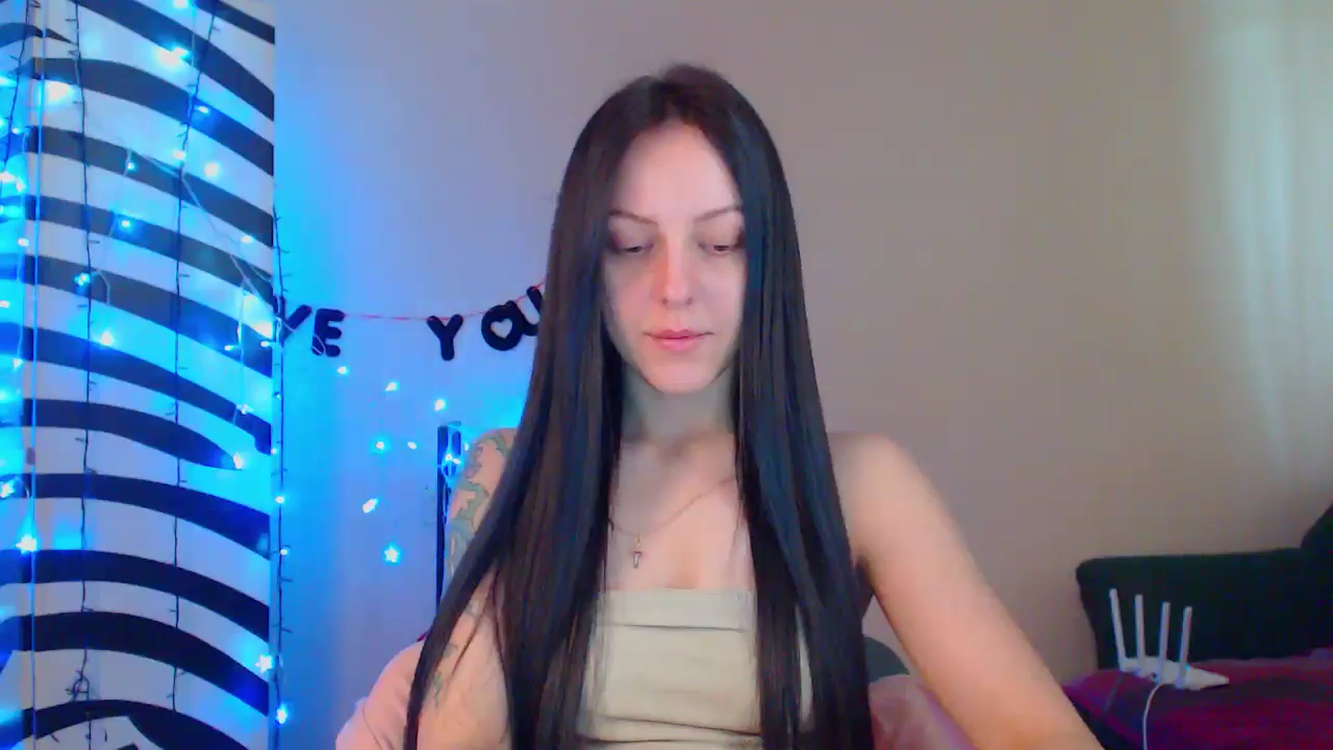 Gallery image thumbnail from MiracleMiss's myfreecams stream on, 05/27/2024, 10:49 image 17 of 20