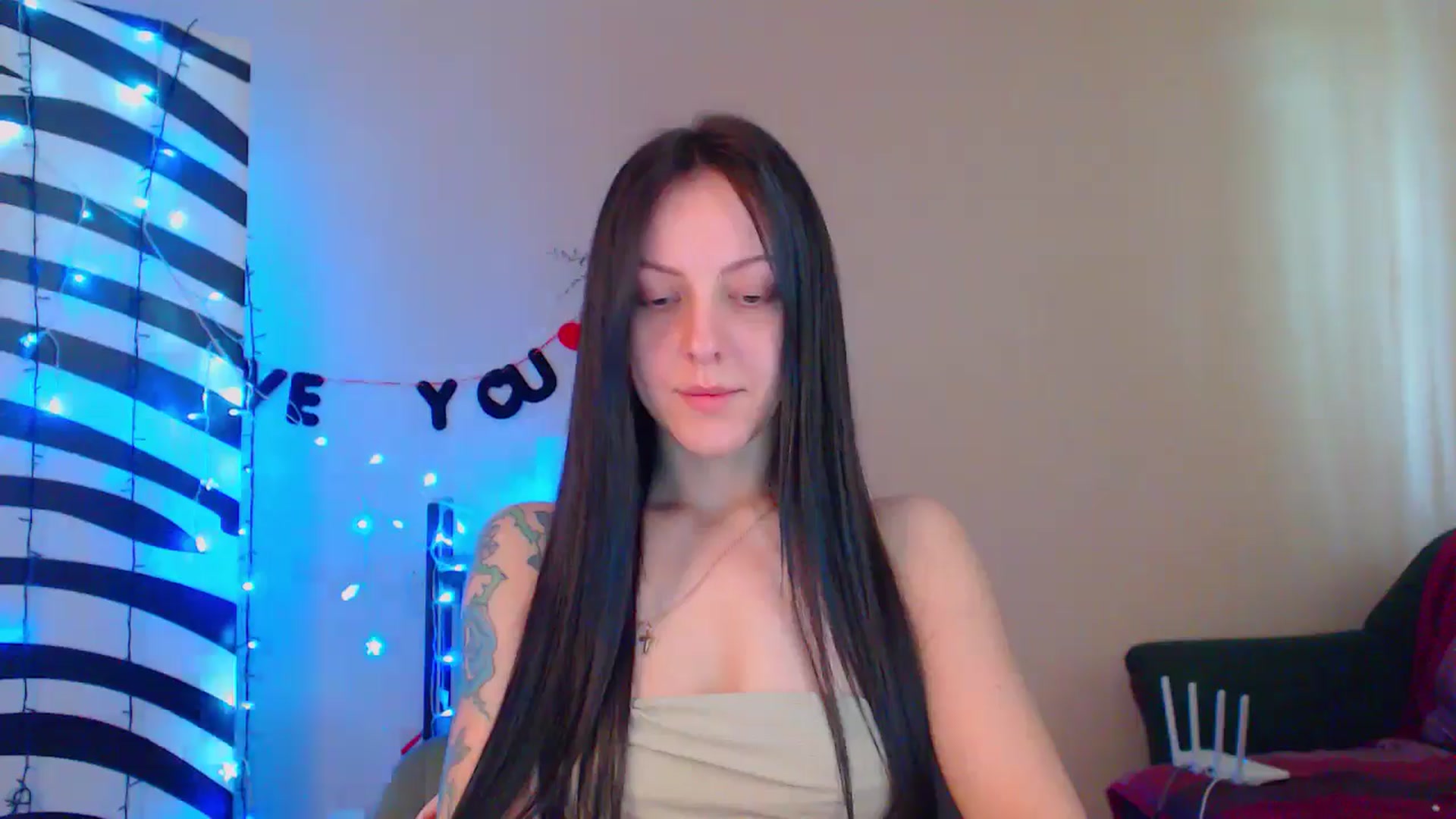 Gallery image thumbnail from MiracleMiss's myfreecams stream on, 05/27/2024, 11:33 image 7 of 20