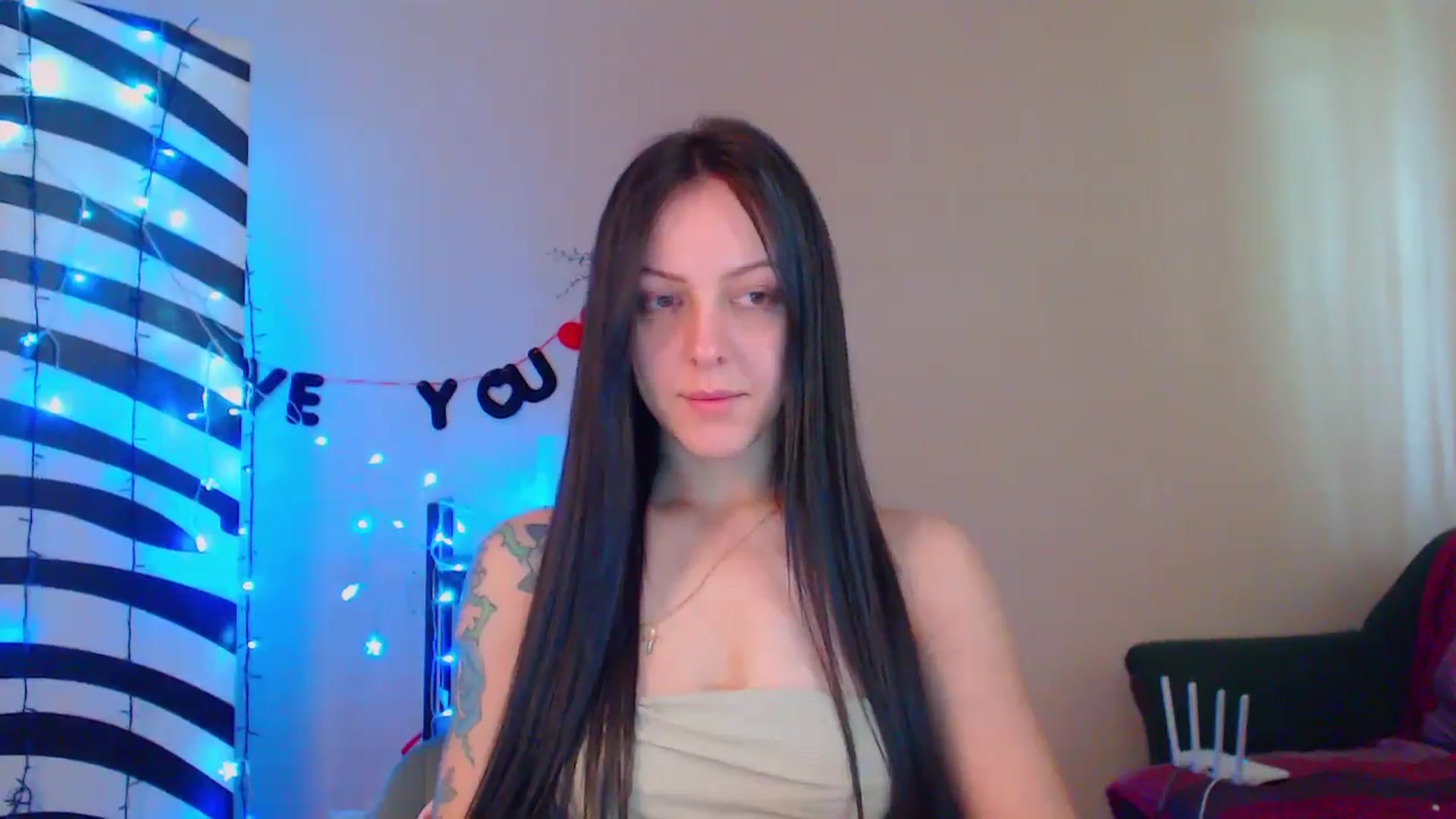 Gallery image thumbnail from MiracleMiss's myfreecams stream on, 05/27/2024, 11:33 image 6 of 20