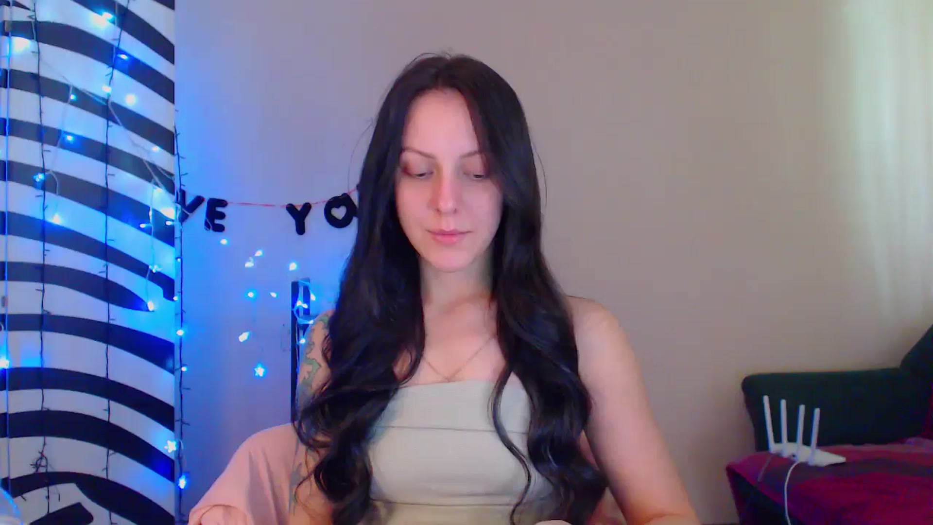 Gallery image thumbnail from MiracleMiss's myfreecams stream on, 05/28/2024, 13:23 image 11 of 20