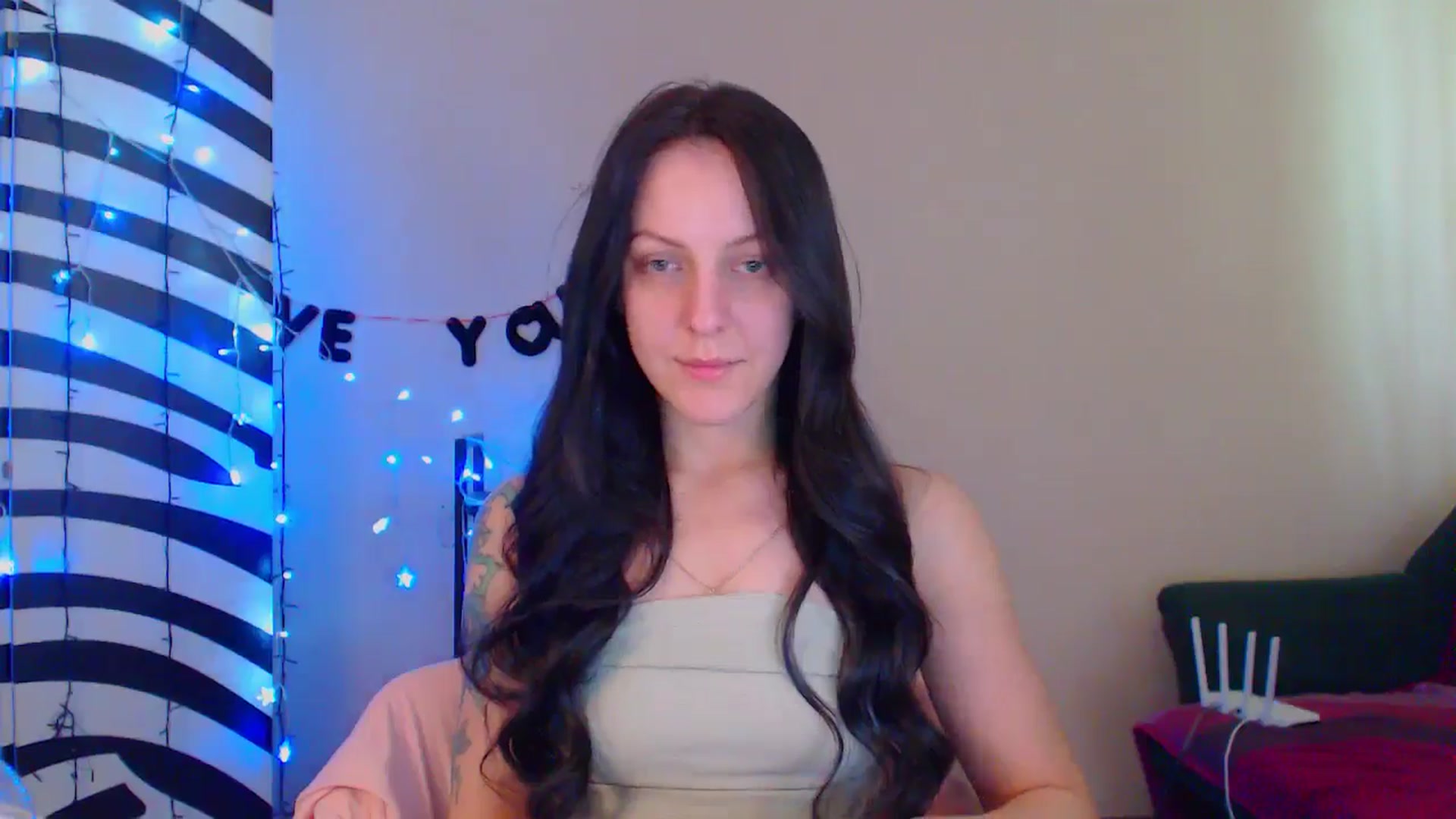 Gallery image thumbnail from MiracleMiss's myfreecams stream on, 05/28/2024, 13:23 image 7 of 20