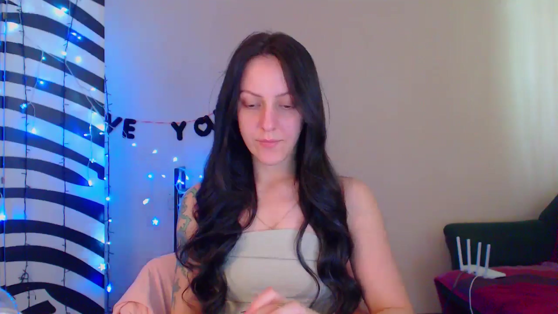 Gallery image thumbnail from MiracleMiss's myfreecams stream on, 05/28/2024, 13:23 image 6 of 20
