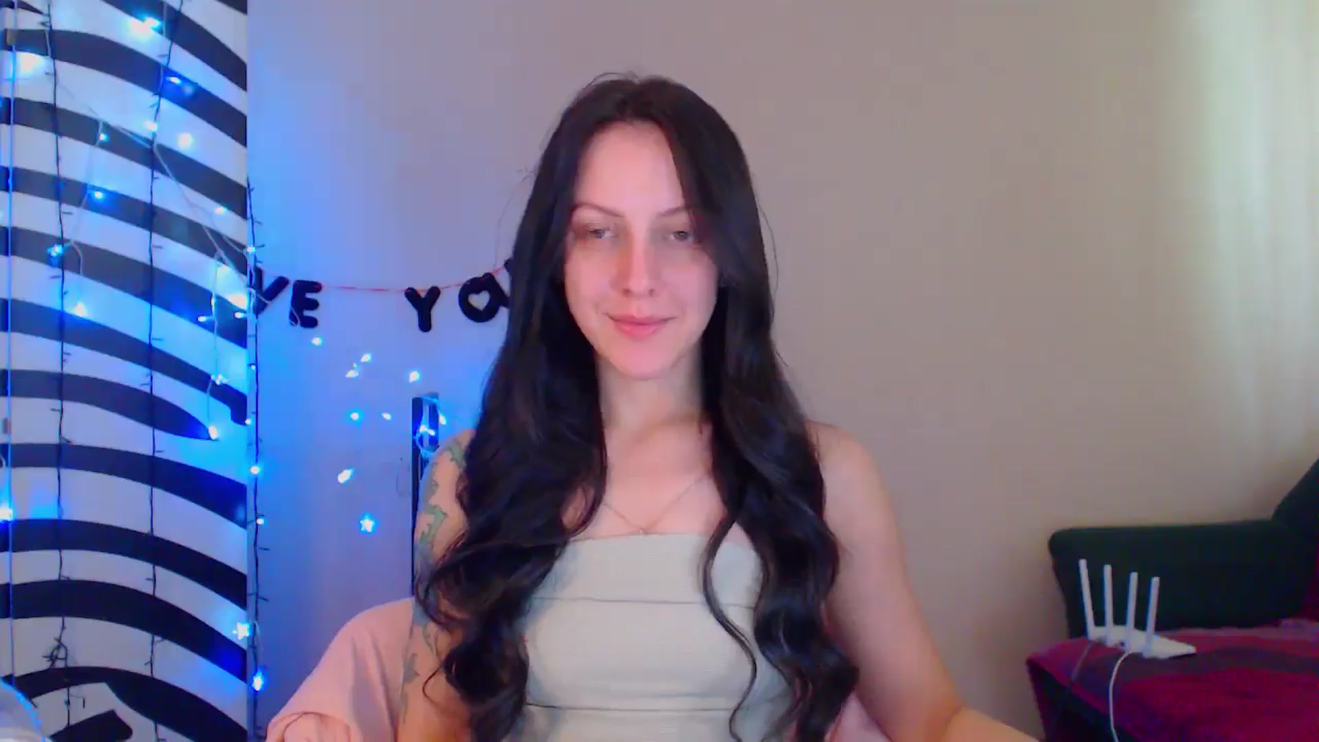 Gallery image thumbnail from MiracleMiss's myfreecams stream on, 05/28/2024, 13:23 image 5 of 20