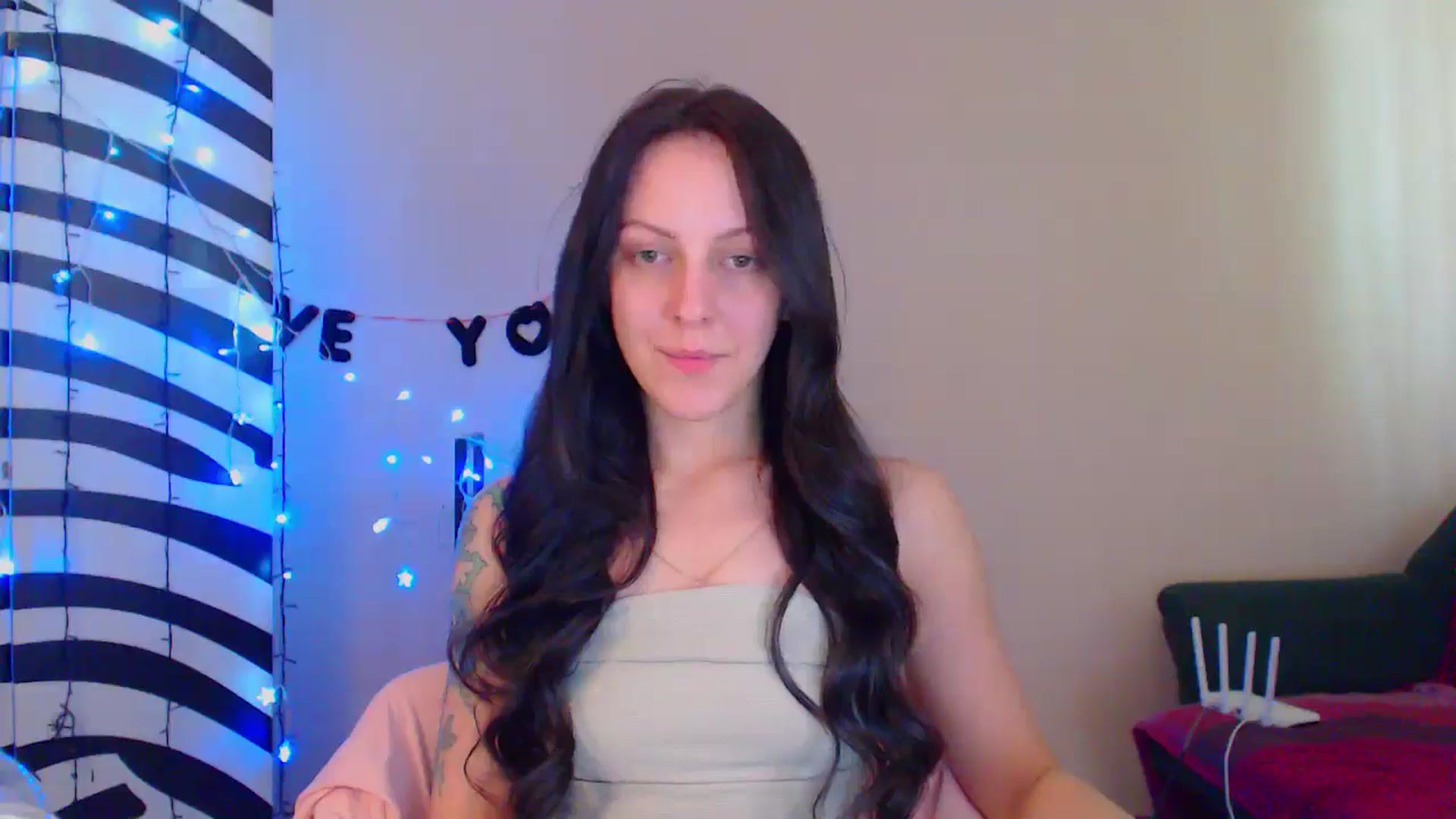 Gallery image thumbnail from MiracleMiss's myfreecams stream on, 05/28/2024, 13:23 image 4 of 20