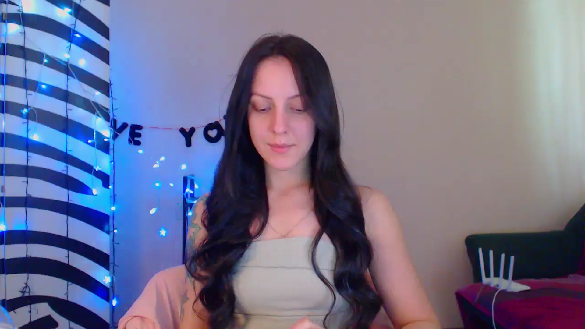 Gallery image thumbnail from MiracleMiss's myfreecams stream on, 05/28/2024, 13:23 image 8 of 20