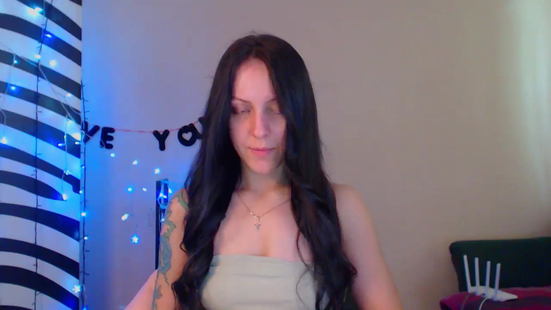 Gallery image thumbnail from MiracleMiss's myfreecams stream on, 05/28/2024, 13:56 image 15 of 20