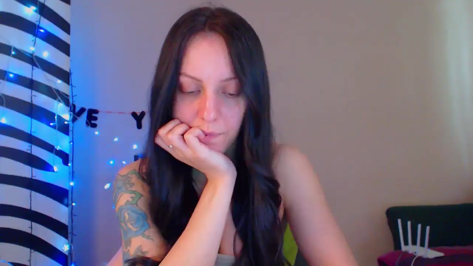 Gallery image thumbnail from MiracleMiss's myfreecams stream on, 05/28/2024, 13:56 image 11 of 20