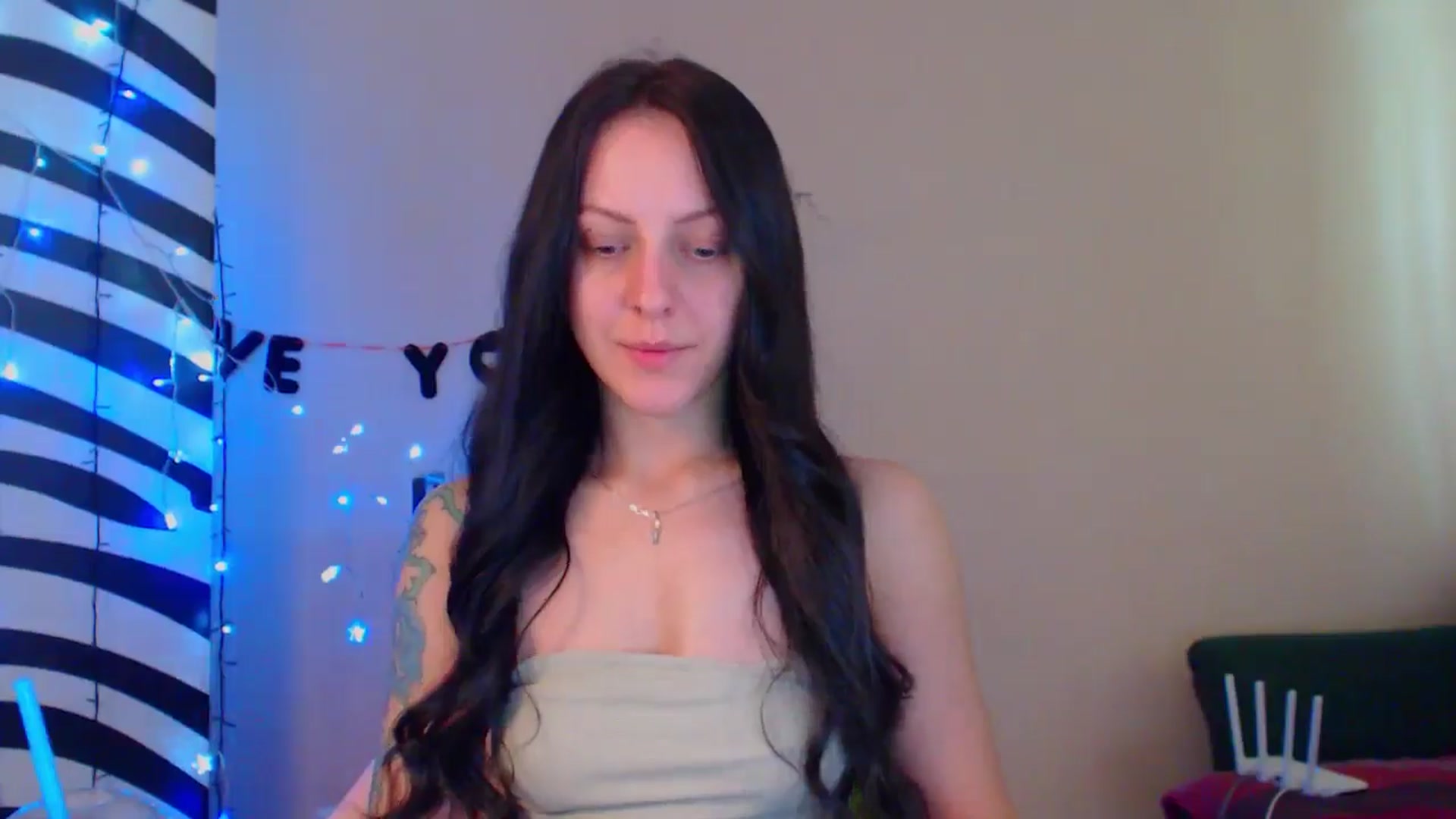 Gallery image thumbnail from MiracleMiss's myfreecams stream on, 05/28/2024, 13:56 image 9 of 20