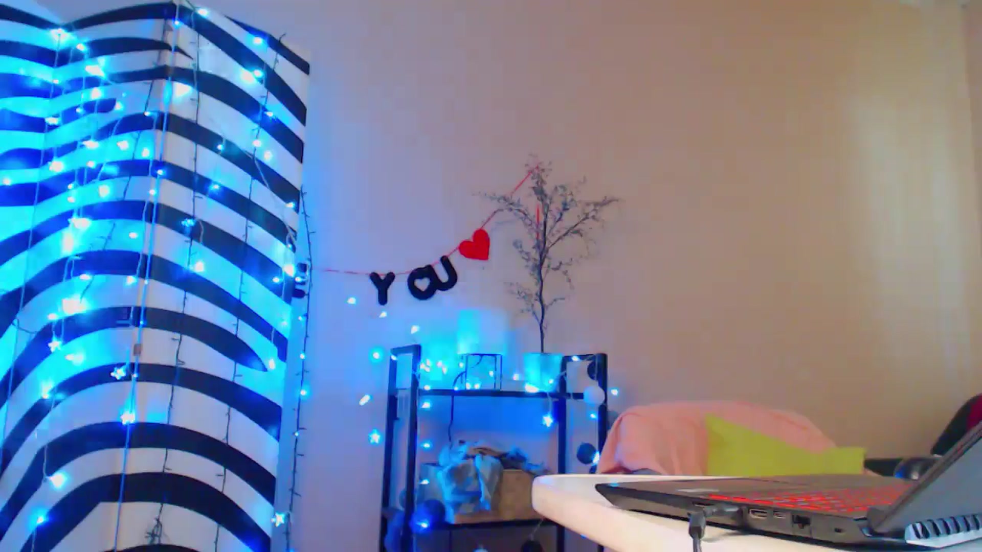 Gallery image thumbnail from MiracleMiss's myfreecams stream on, 05/28/2024, 16:10 image 20 of 20