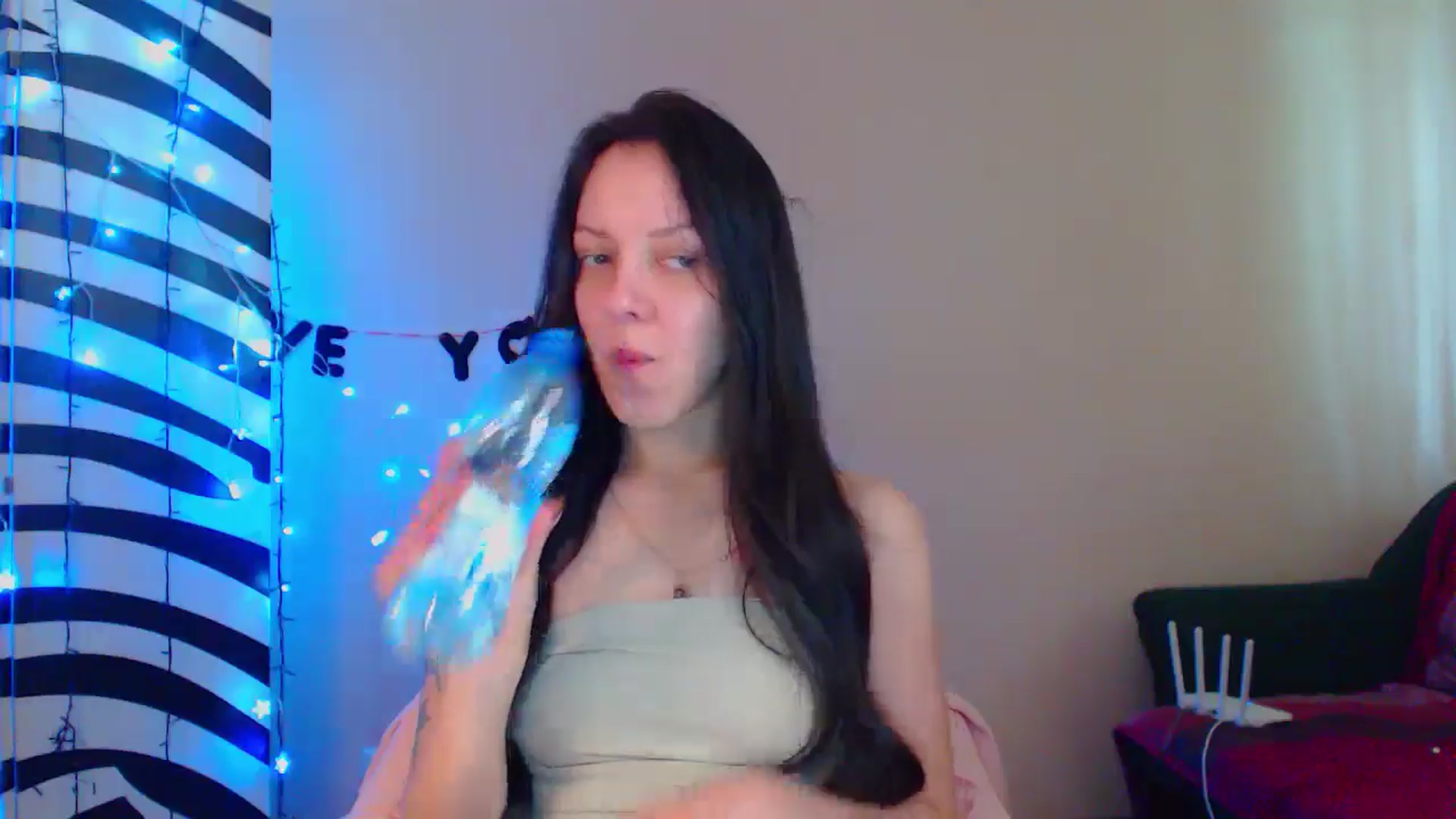Gallery image thumbnail from MiracleMiss's myfreecams stream on, 05/29/2024, 09:39 image 9 of 20