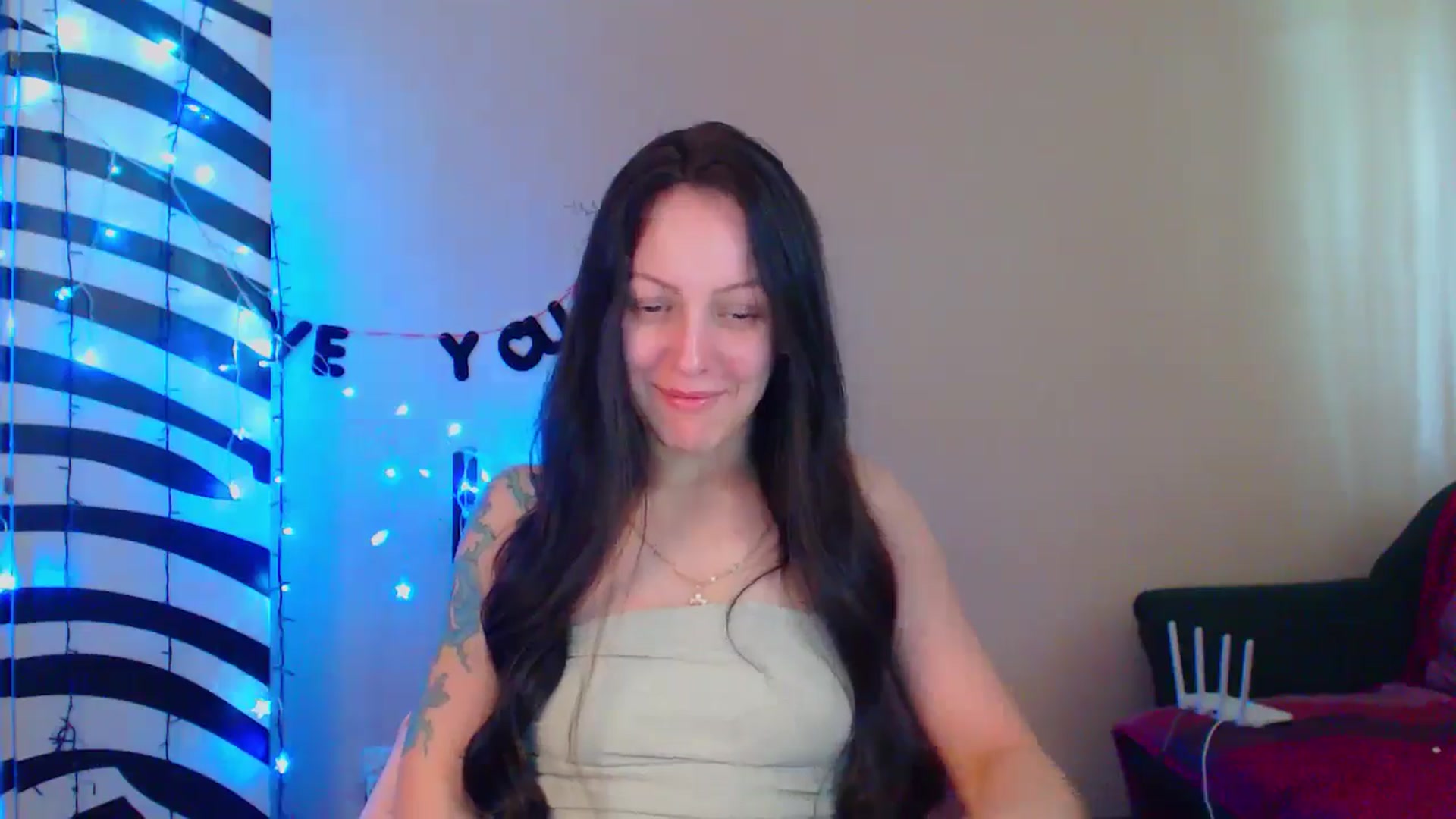 Gallery image thumbnail from MiracleMiss's myfreecams stream on, 05/29/2024, 09:39 image 11 of 20