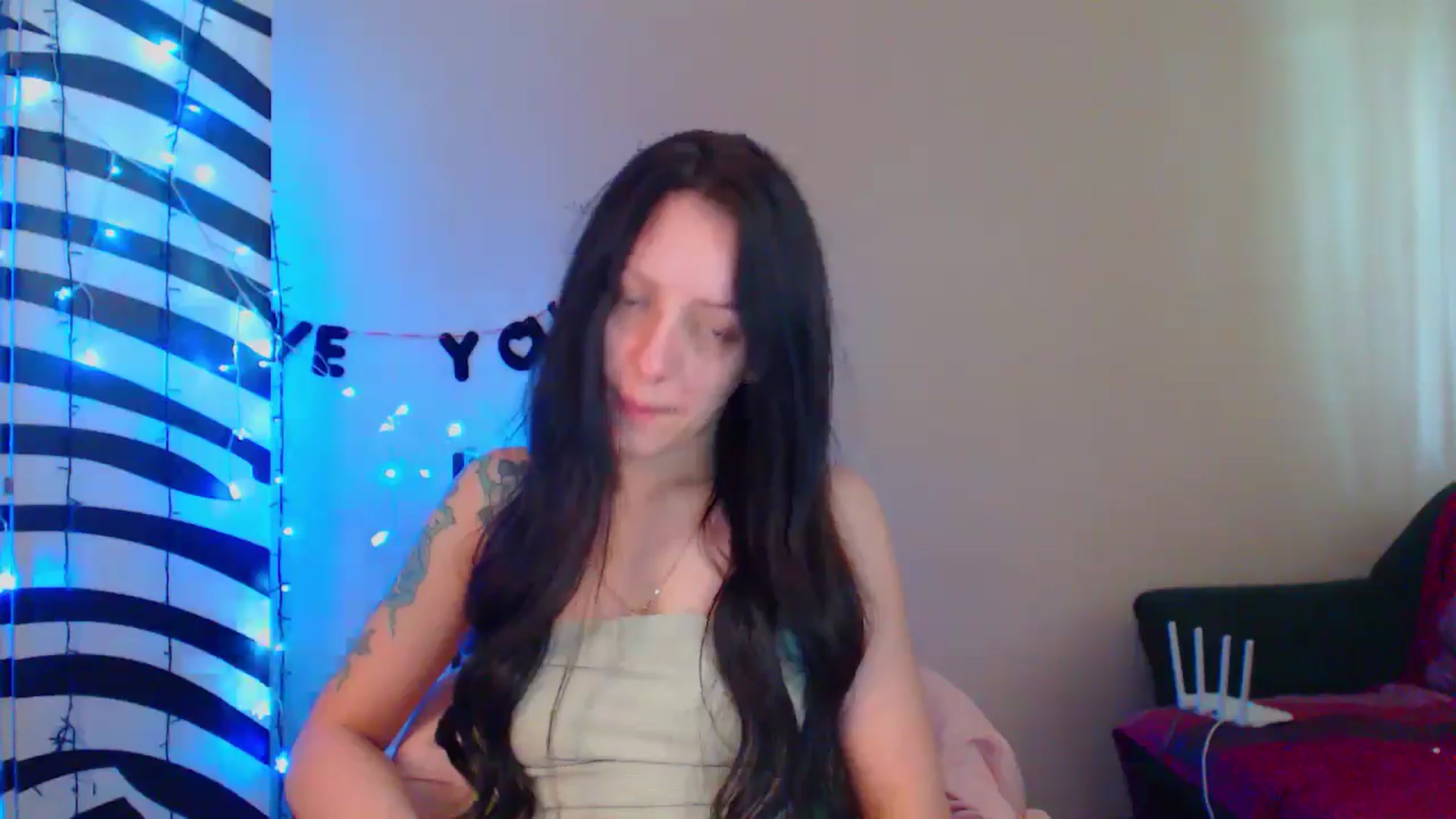 Gallery image thumbnail from MiracleMiss's myfreecams stream on, 05/29/2024, 09:39 image 14 of 20
