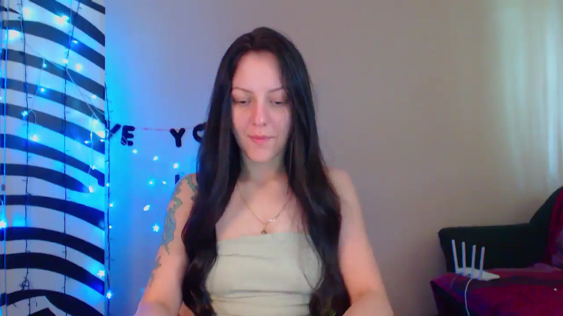 Gallery image thumbnail from MiracleMiss's myfreecams stream on, 05/29/2024, 09:39 image 5 of 20