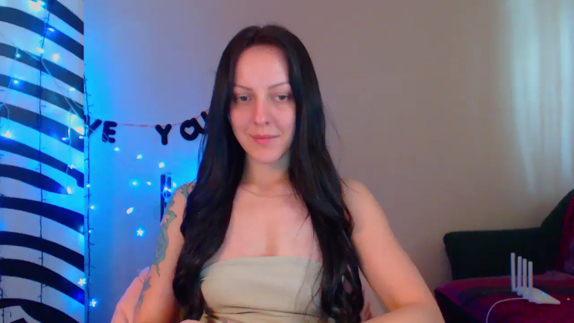 Gallery image thumbnail from MiracleMiss's myfreecams stream on, 06/04/2024, 12:34 image 13 of 20