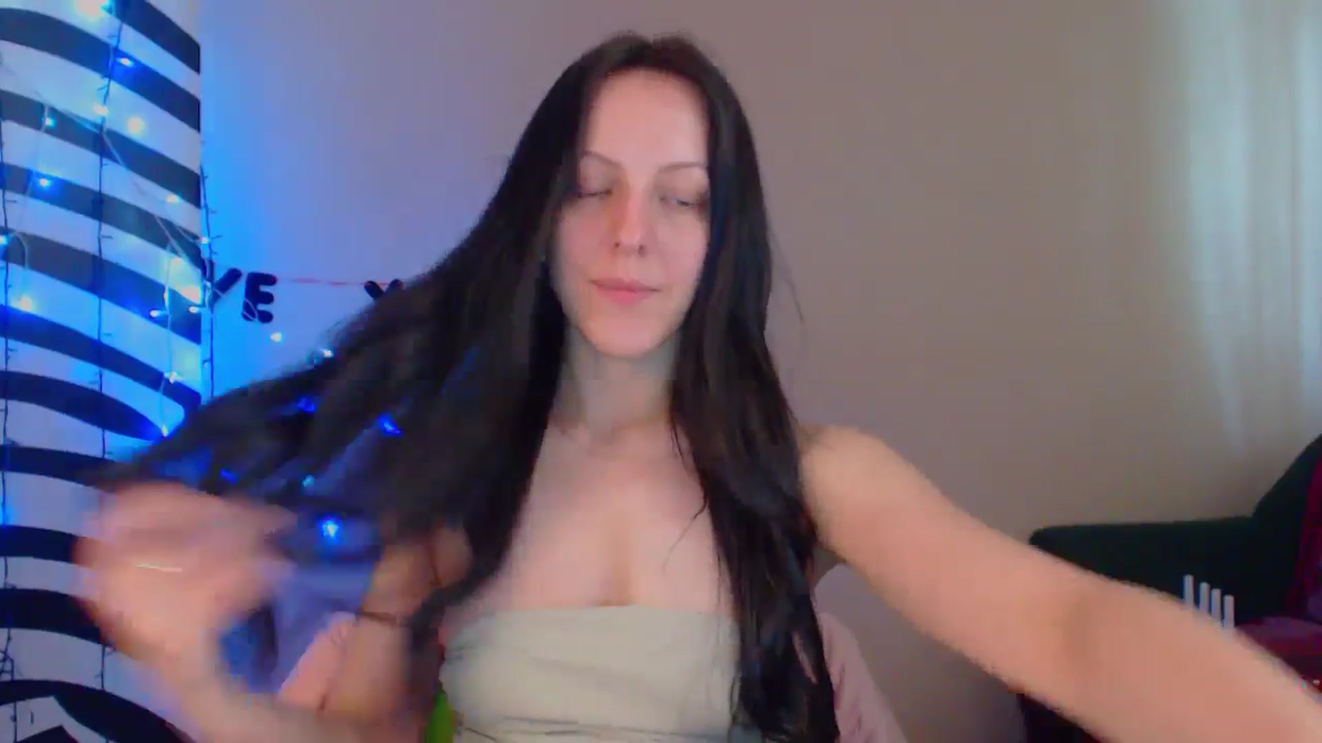 Gallery image thumbnail from MiracleMiss's myfreecams stream on, 06/04/2024, 12:34 image 14 of 20