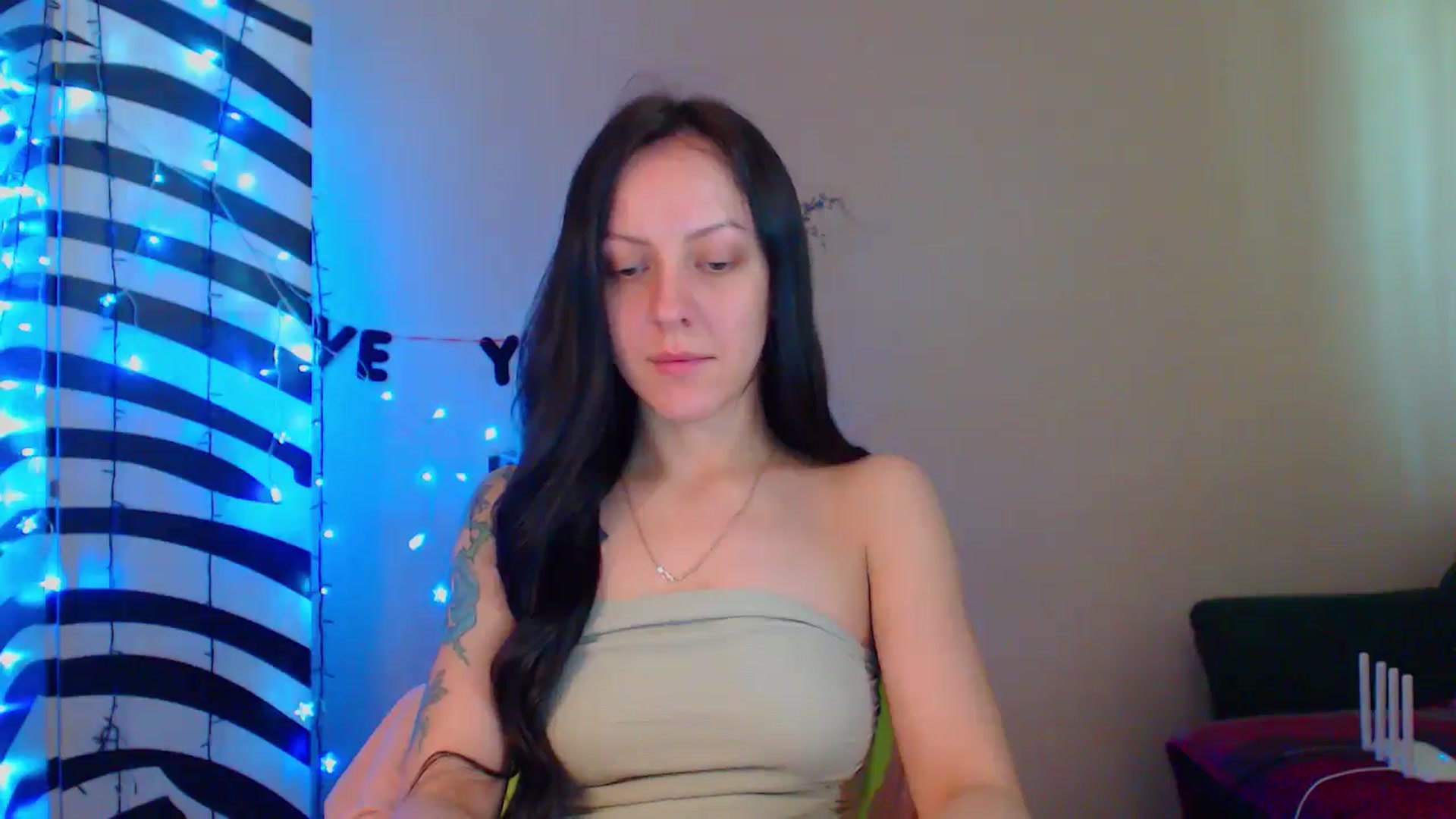 Gallery image thumbnail from MiracleMiss's myfreecams stream on, 06/05/2024, 09:57 image 15 of 20