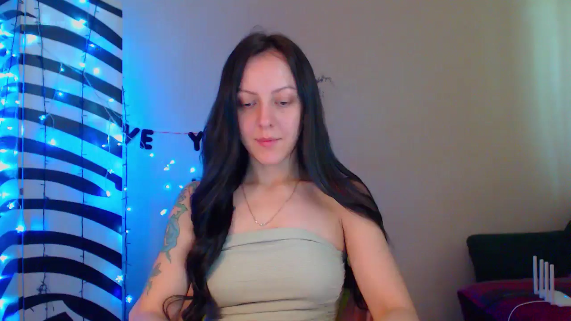 Gallery image thumbnail from MiracleMiss's myfreecams stream on, 06/05/2024, 09:57 image 11 of 20