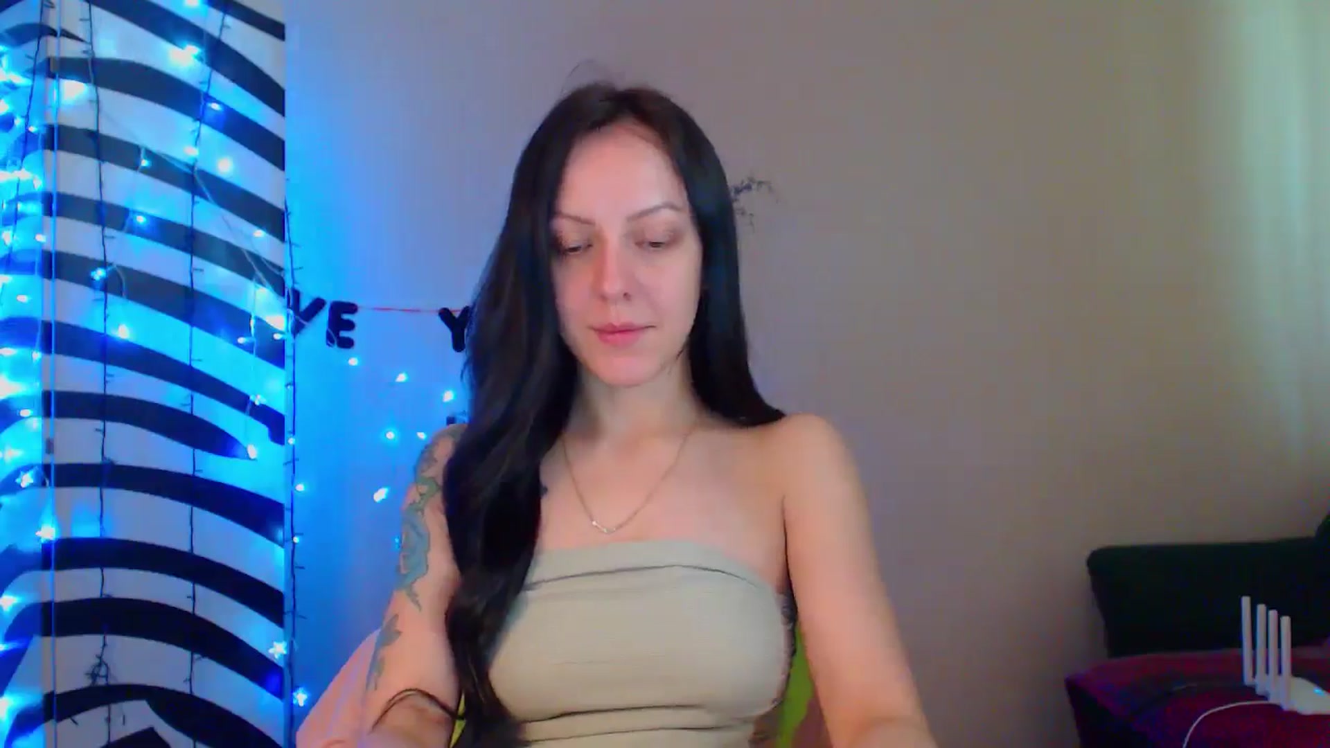Gallery image thumbnail from MiracleMiss's myfreecams stream on, 06/05/2024, 09:57 image 14 of 20