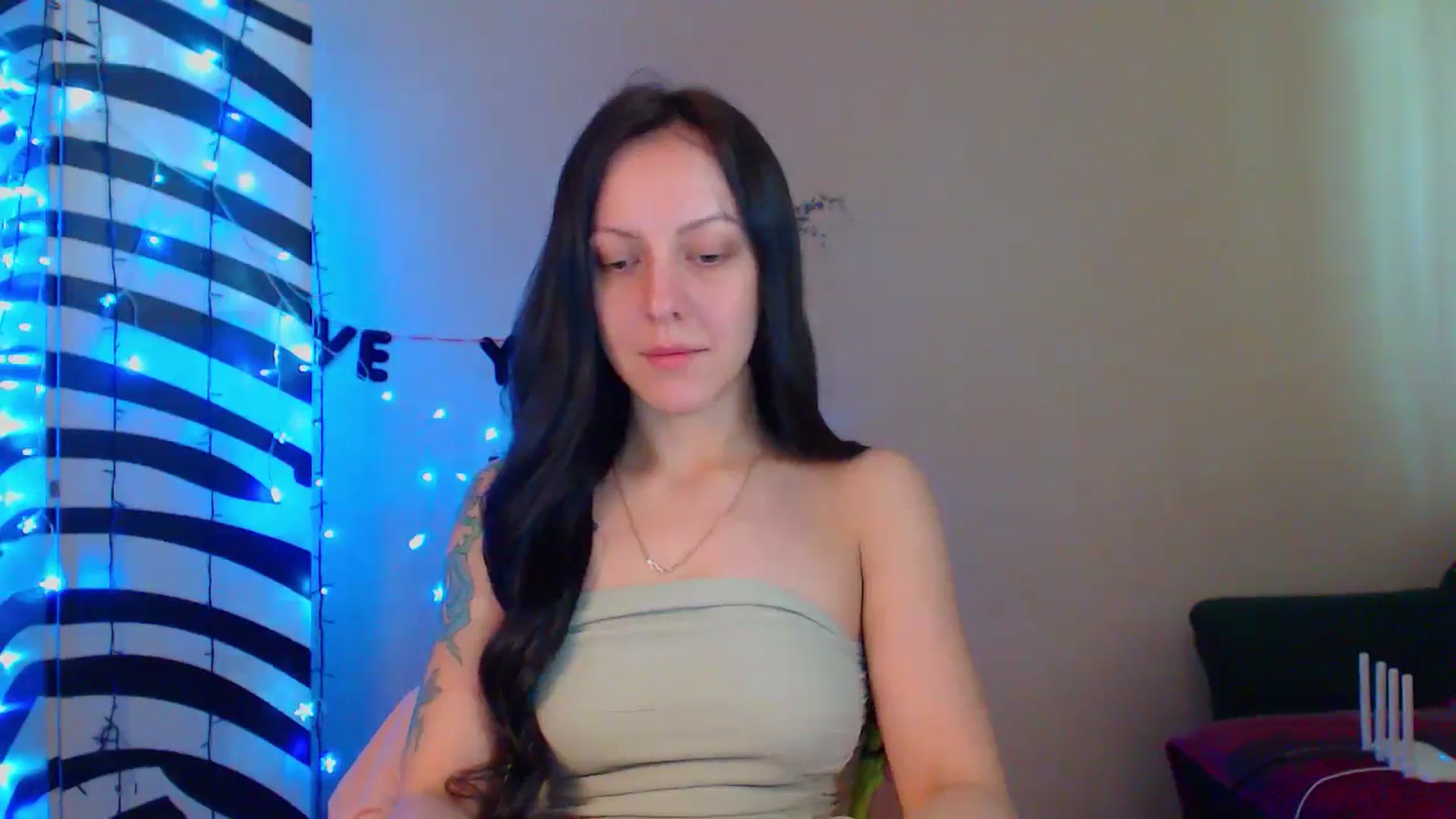 Gallery image thumbnail from MiracleMiss's myfreecams stream on, 06/05/2024, 09:57 image 8 of 20
