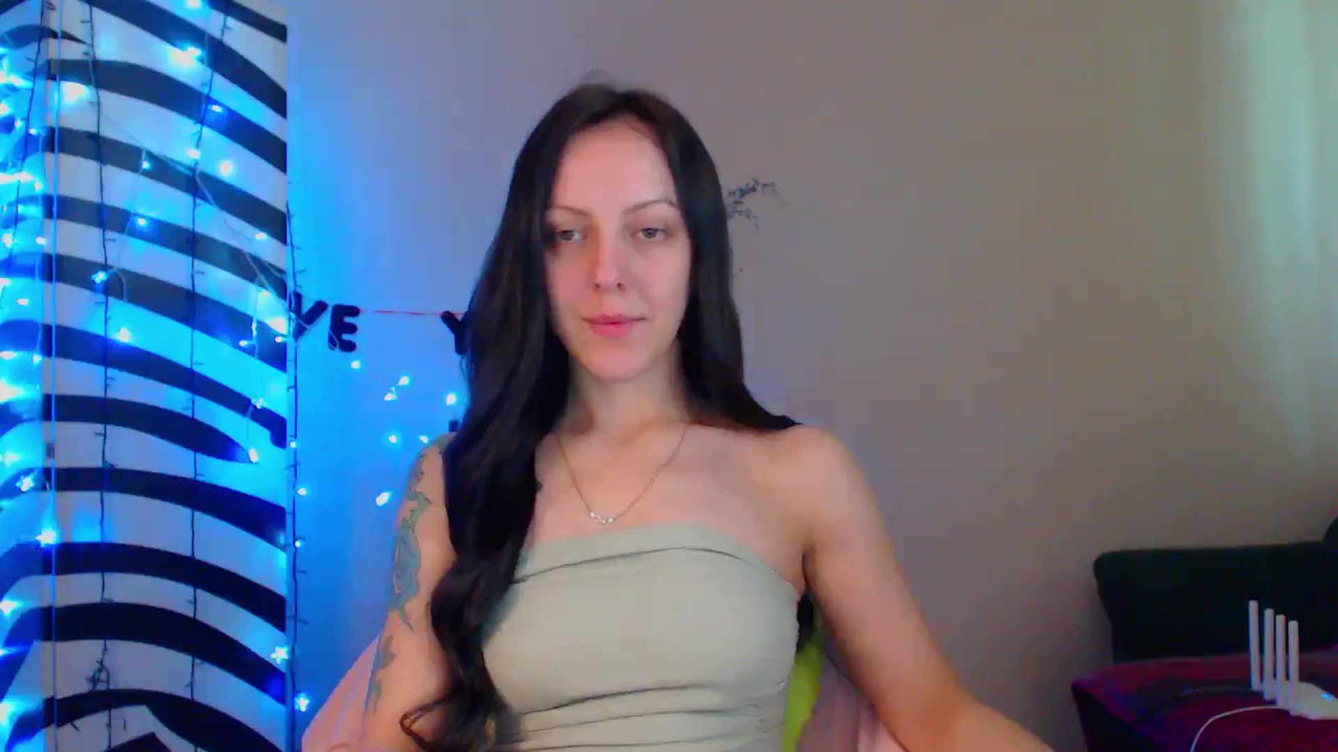 Gallery image thumbnail from MiracleMiss's myfreecams stream on, 06/05/2024, 09:57 image 7 of 20