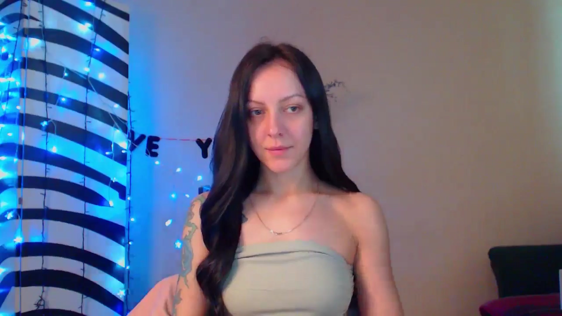 Gallery image thumbnail from MiracleMiss's myfreecams stream on, 06/05/2024, 09:57 image 3 of 20