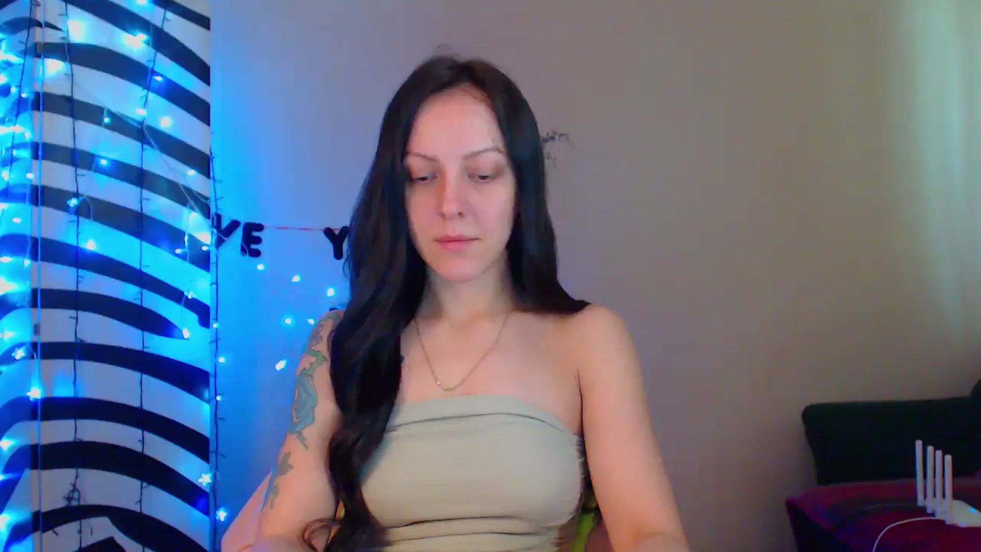 Gallery image thumbnail from MiracleMiss's myfreecams stream on, 06/05/2024, 09:57 image 9 of 20