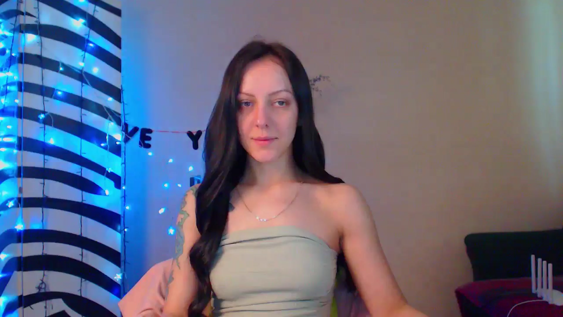 Gallery image thumbnail from MiracleMiss's myfreecams stream on, 06/05/2024, 09:57 image 5 of 20