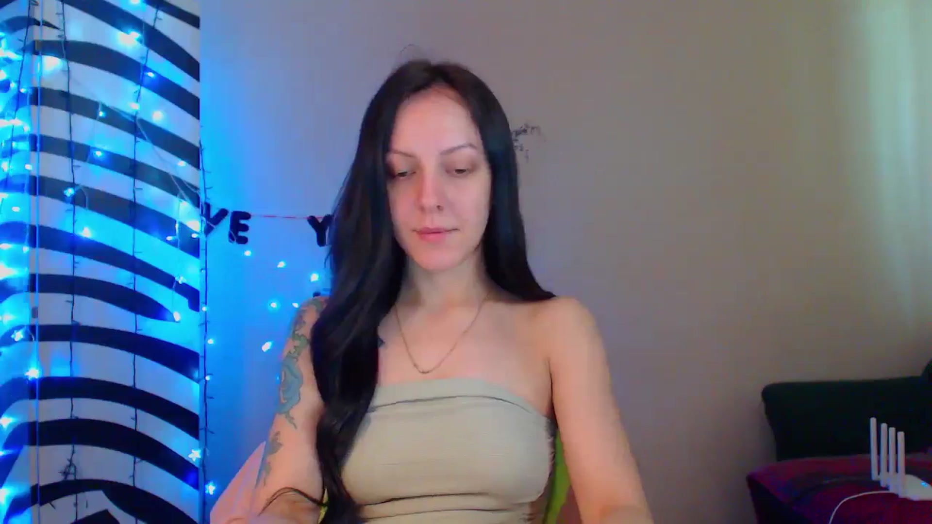 Gallery image thumbnail from MiracleMiss's myfreecams stream on, 06/05/2024, 09:57 image 16 of 20