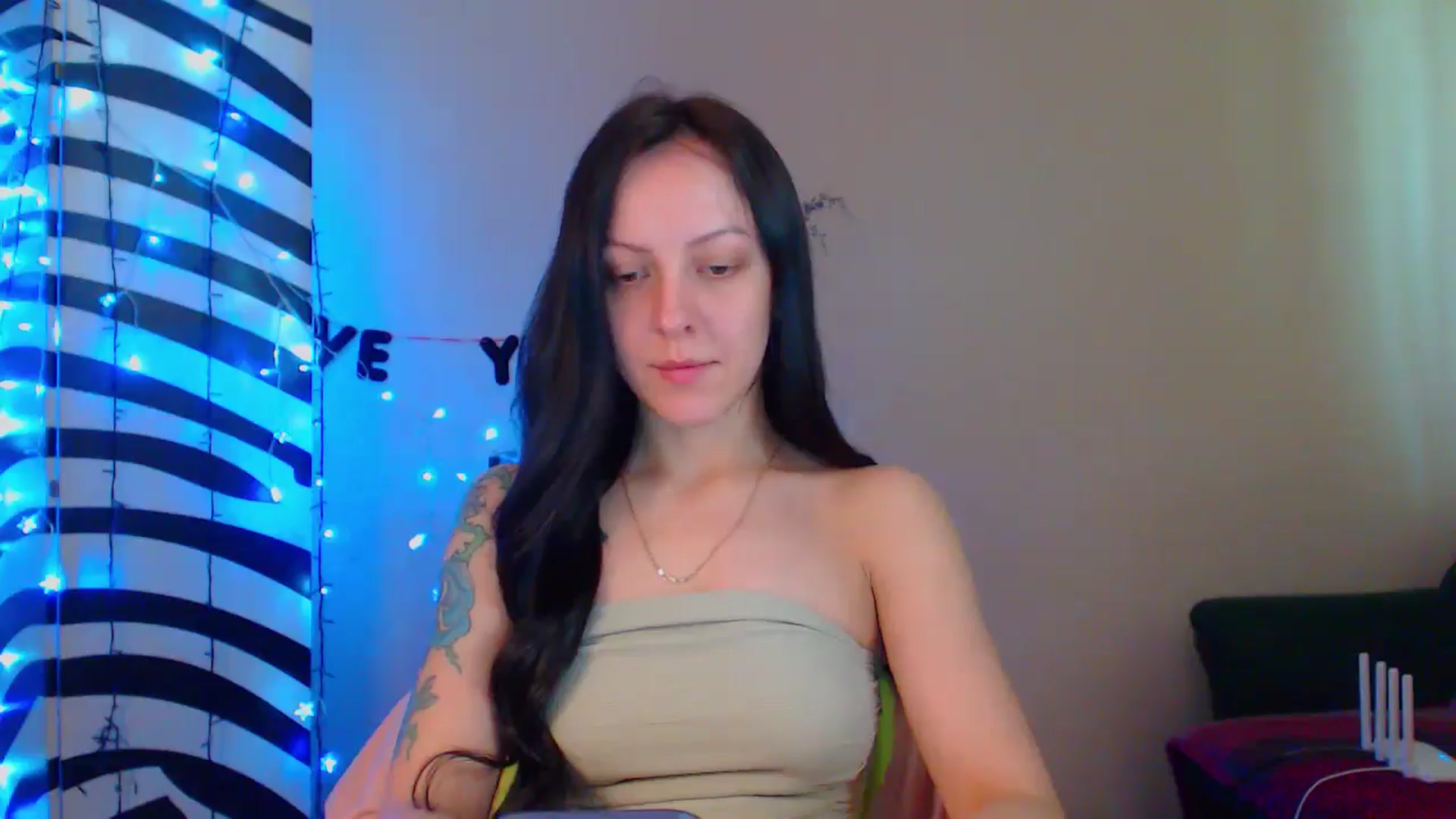 Gallery image thumbnail from MiracleMiss's myfreecams stream on, 06/05/2024, 09:57 image 13 of 20