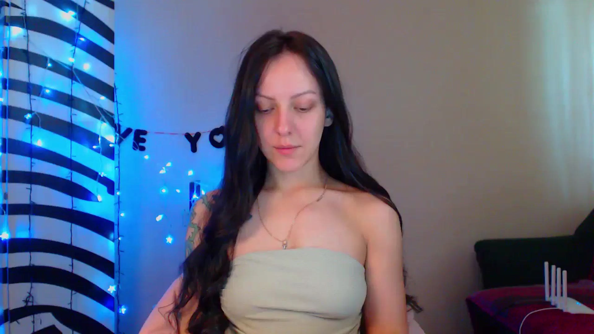 Gallery image thumbnail from MiracleMiss's myfreecams stream on, 06/06/2024, 11:28 image 1 of 20