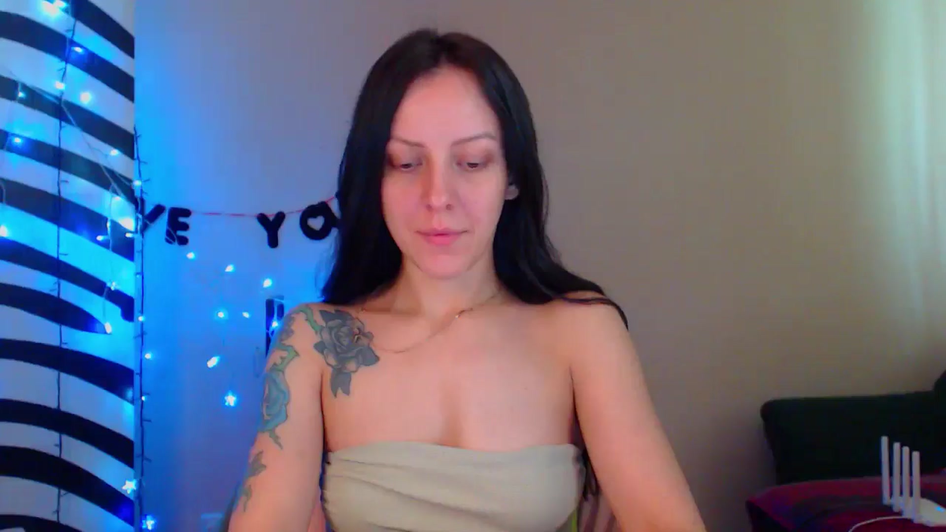 Gallery image thumbnail from MiracleMiss's myfreecams stream on, 06/06/2024, 11:28 image 10 of 20