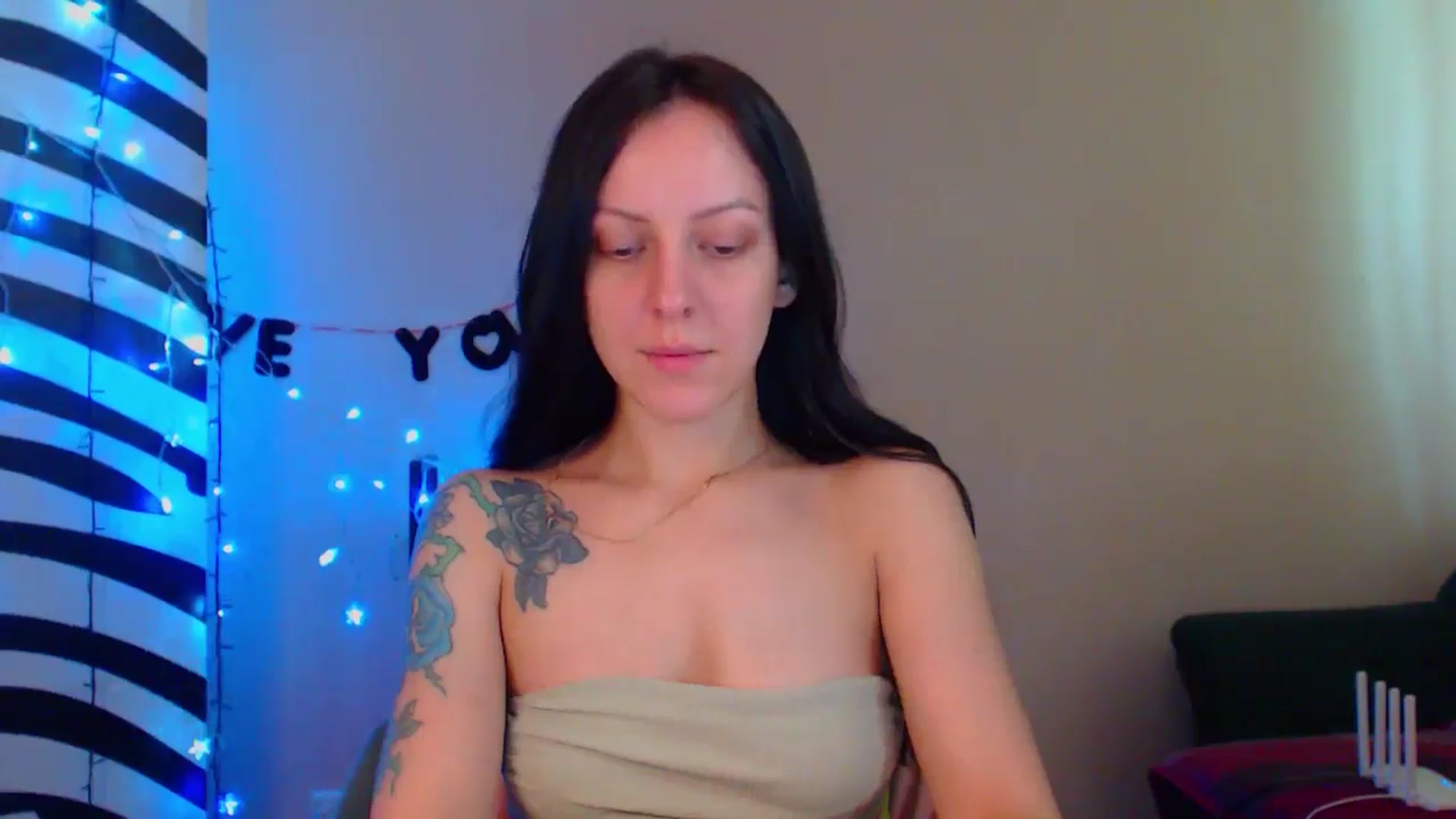Gallery image thumbnail from MiracleMiss's myfreecams stream on, 06/06/2024, 11:28 image 8 of 20