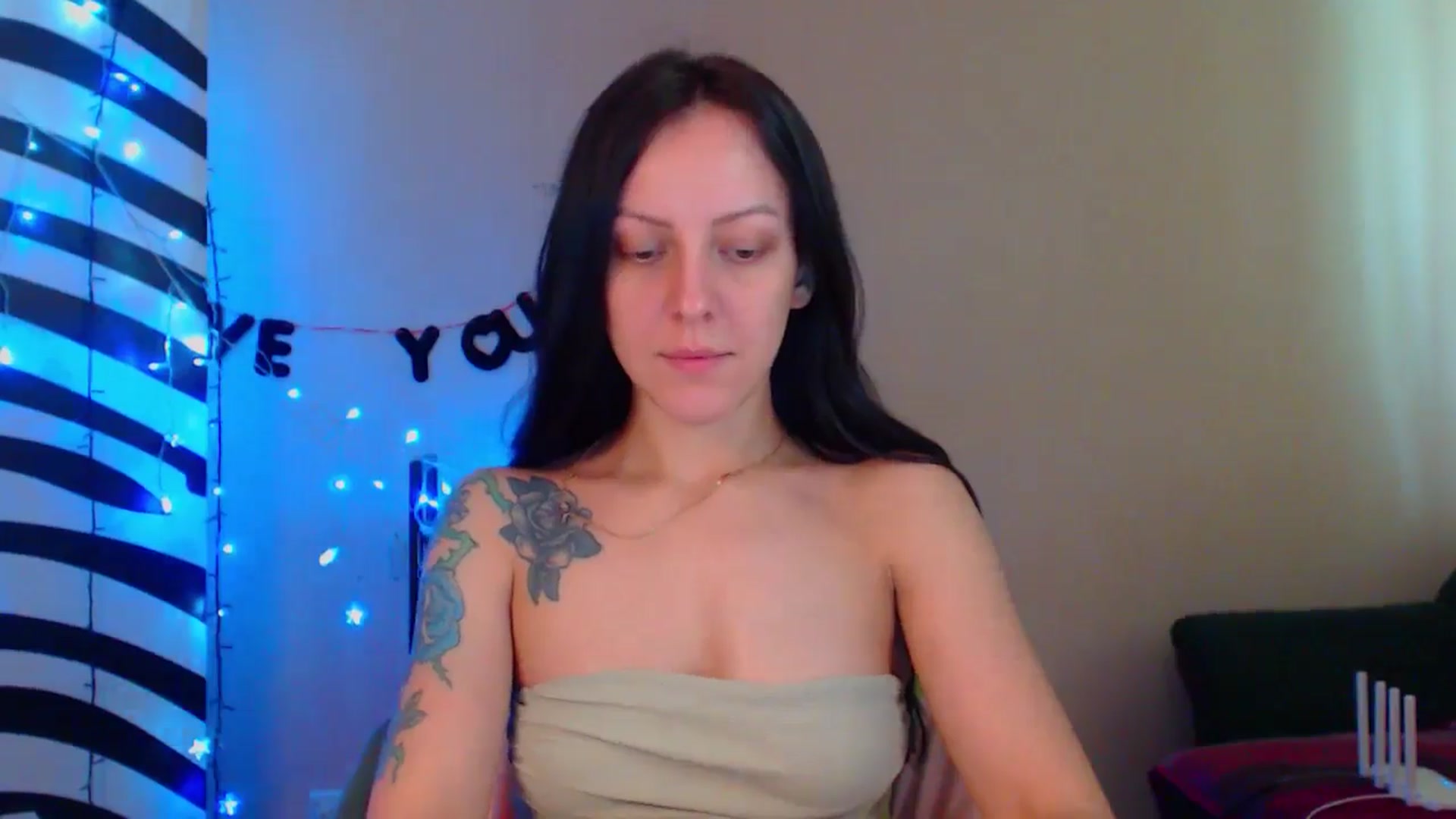 Gallery image thumbnail from MiracleMiss's myfreecams stream on, 06/06/2024, 11:28 image 7 of 20