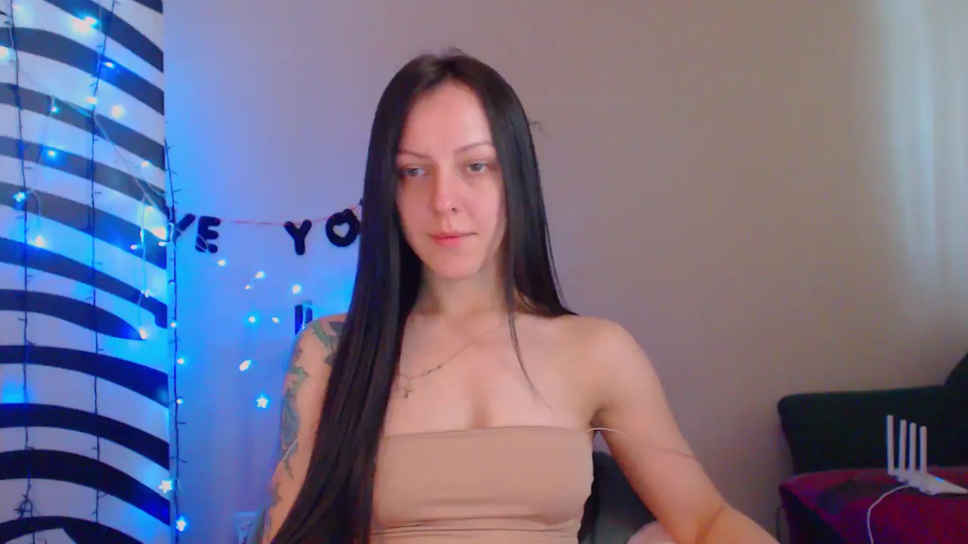 Gallery image thumbnail from MiracleMiss's myfreecams stream on, 06/07/2024, 10:42 image 17 of 20