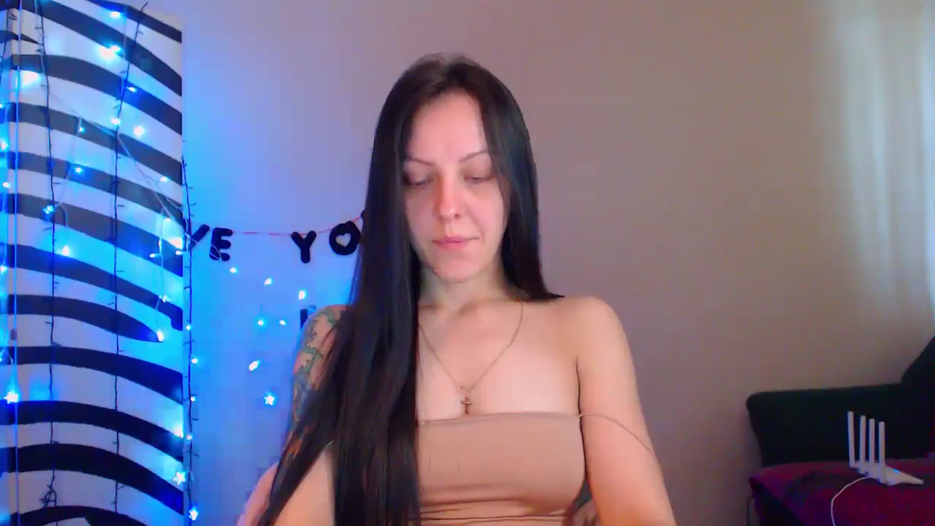 Gallery image thumbnail from MiracleMiss's myfreecams stream on, 06/07/2024, 10:42 image 2 of 20