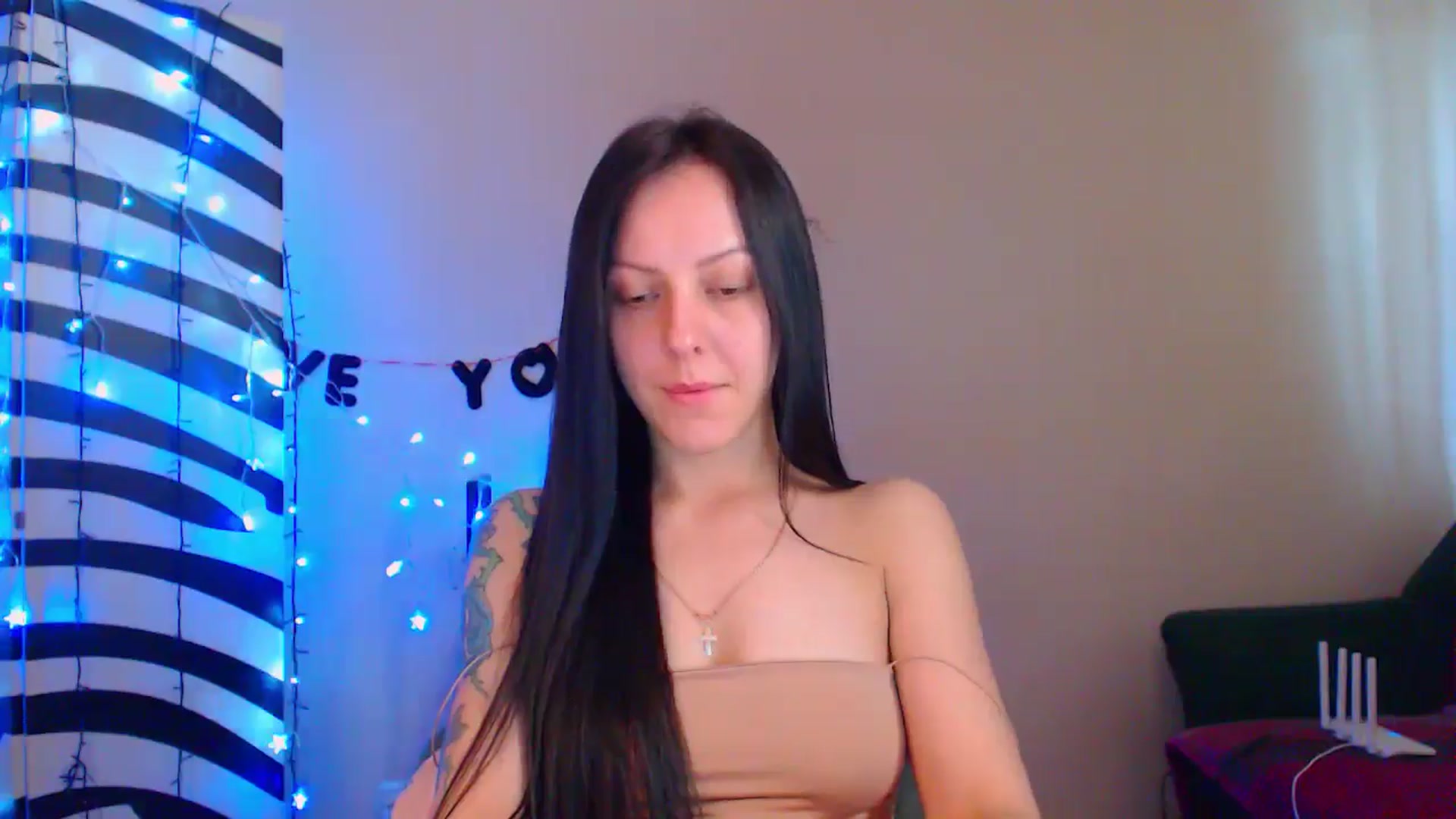 Gallery image thumbnail from MiracleMiss's myfreecams stream on, 06/07/2024, 10:42 image 11 of 20