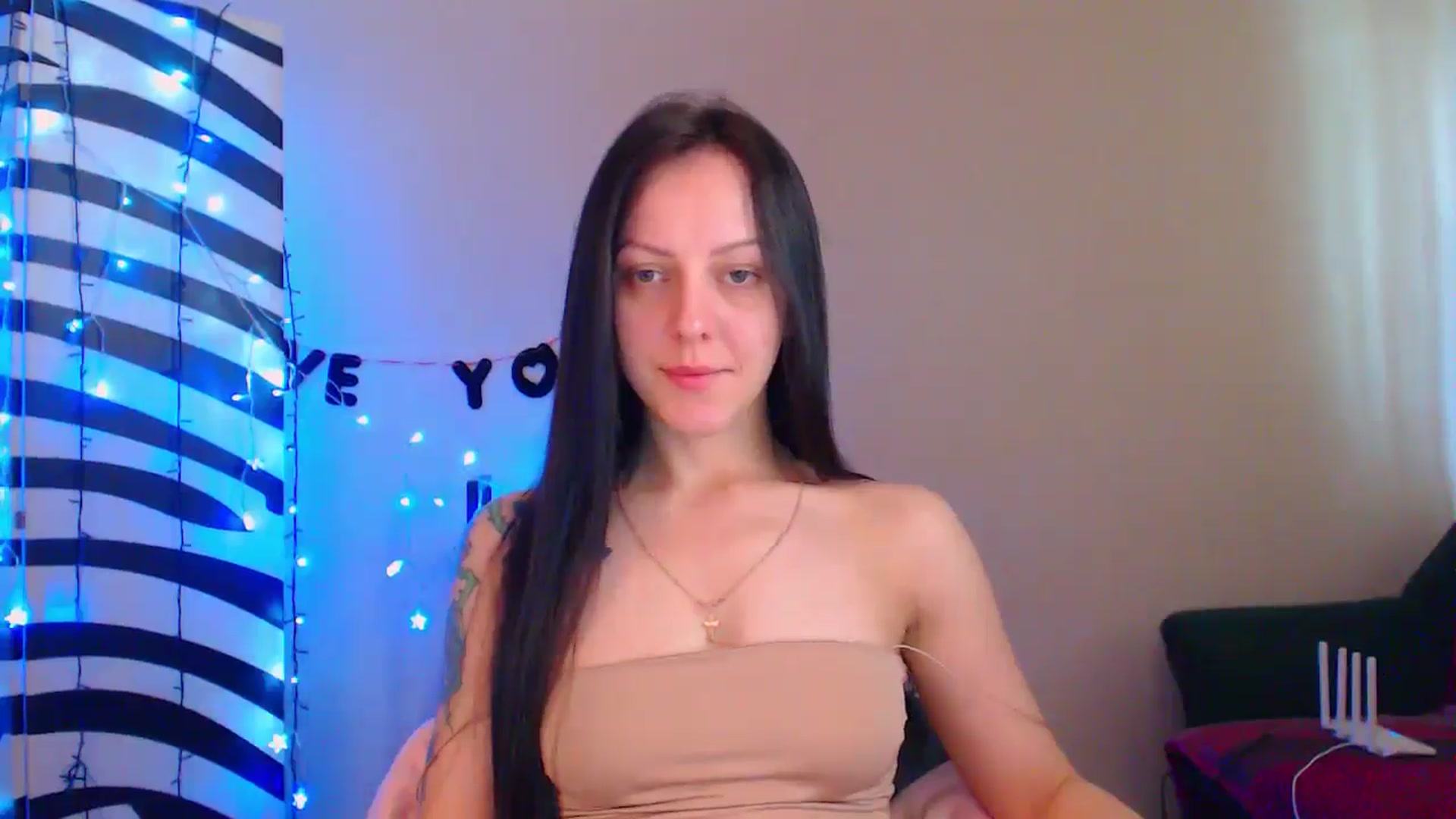Gallery image thumbnail from MiracleMiss's myfreecams stream on, 06/07/2024, 10:42 image 3 of 20