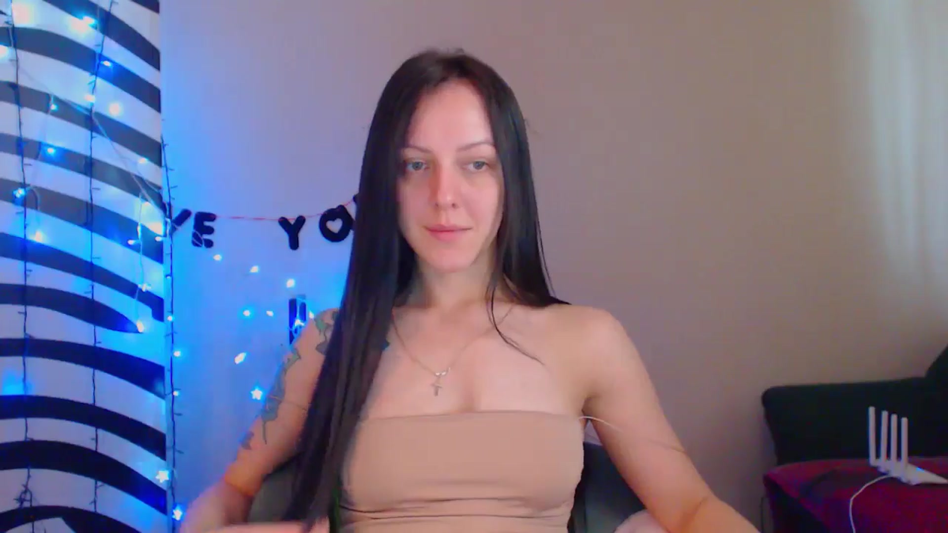 Gallery image thumbnail from MiracleMiss's myfreecams stream on, 06/07/2024, 10:42 image 15 of 20
