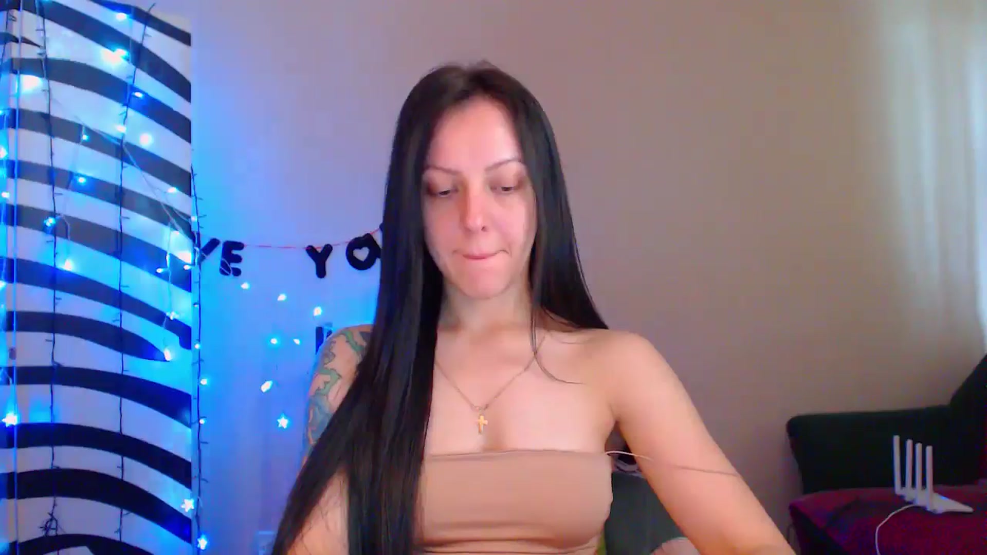 Gallery image thumbnail from MiracleMiss's myfreecams stream on, 06/07/2024, 10:42 image 14 of 20