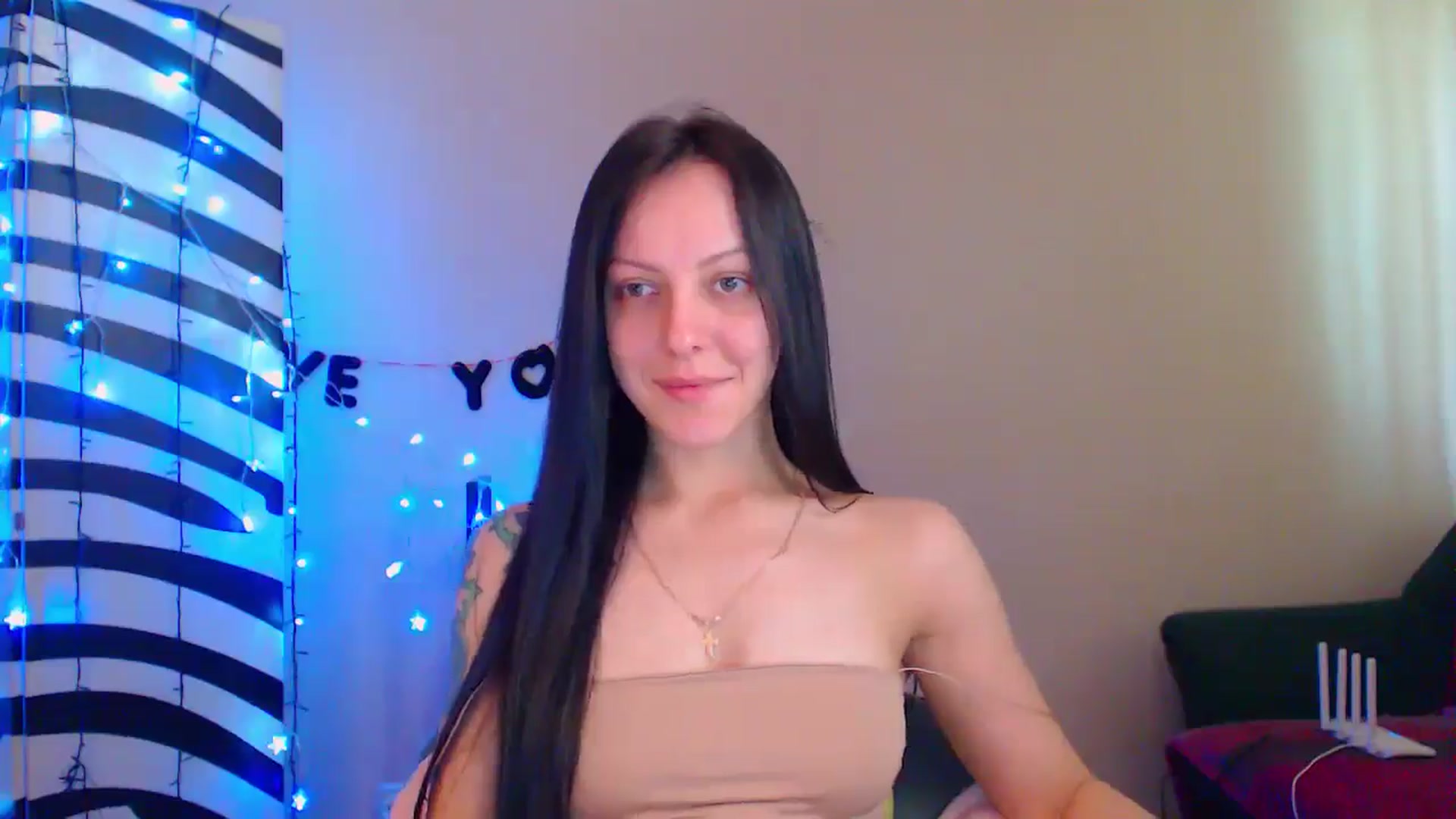 Gallery image thumbnail from MiracleMiss's myfreecams stream on, 06/07/2024, 10:42 image 7 of 20
