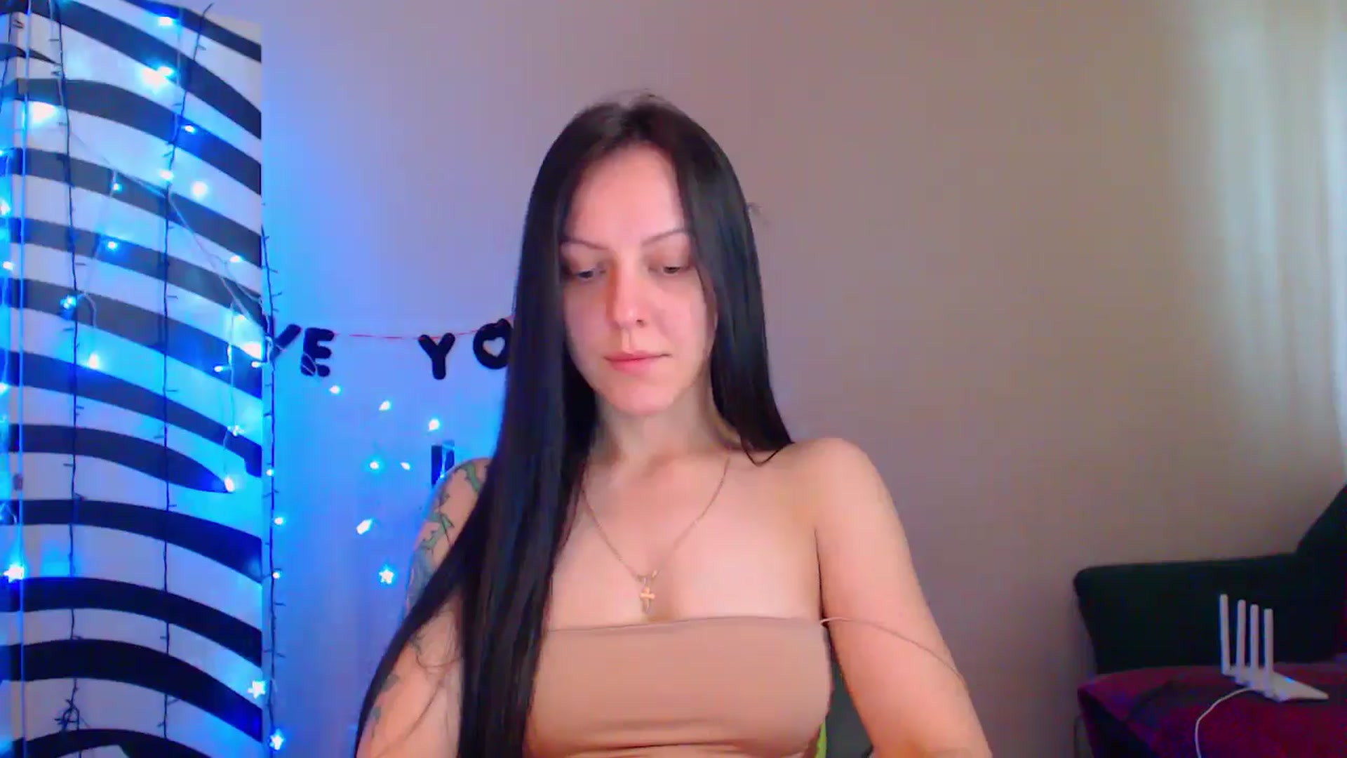 Gallery image thumbnail from MiracleMiss's myfreecams stream on, 06/07/2024, 10:42 image 6 of 20