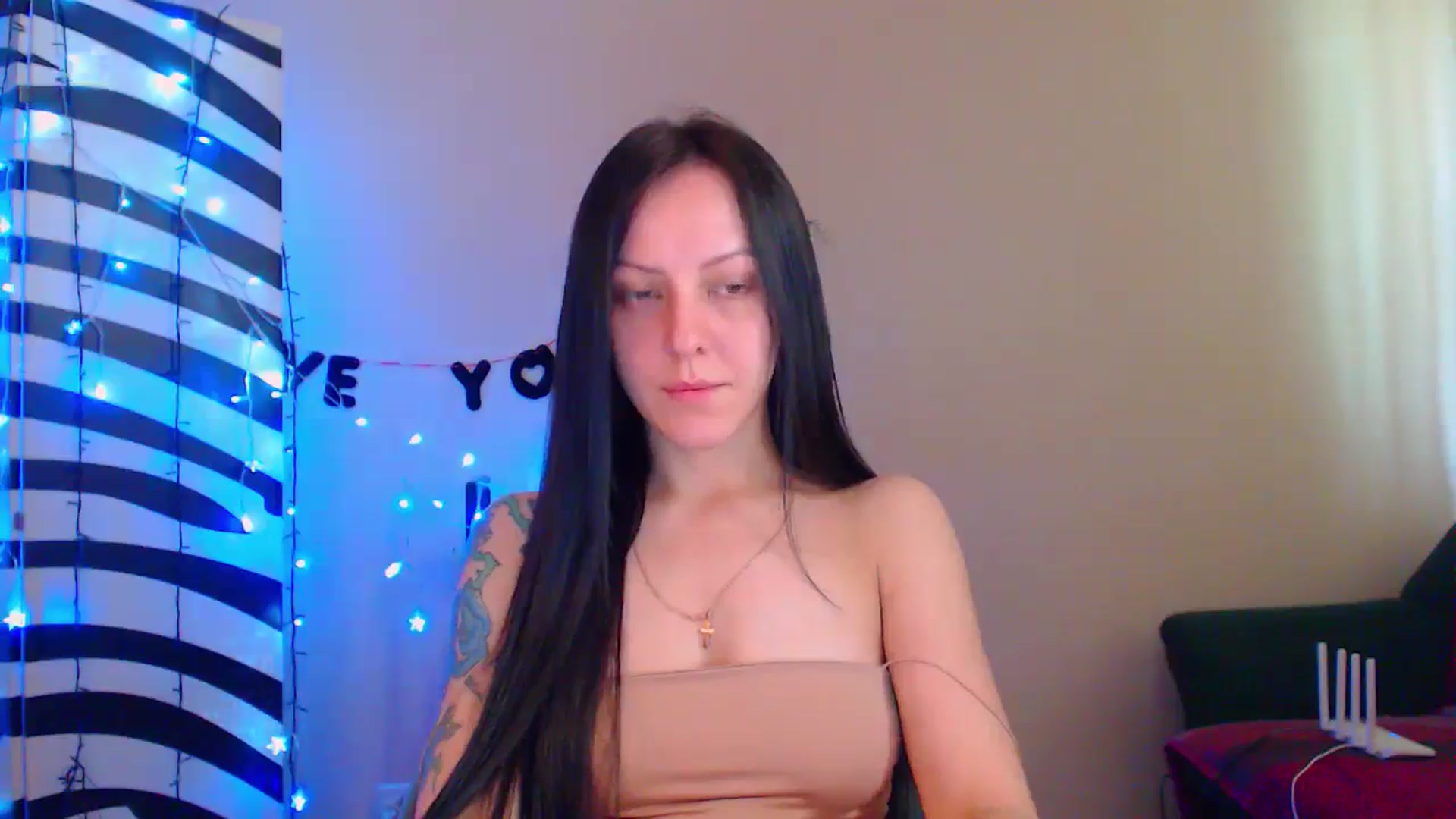 Gallery image thumbnail from MiracleMiss's myfreecams stream on, 06/07/2024, 10:42 image 13 of 20