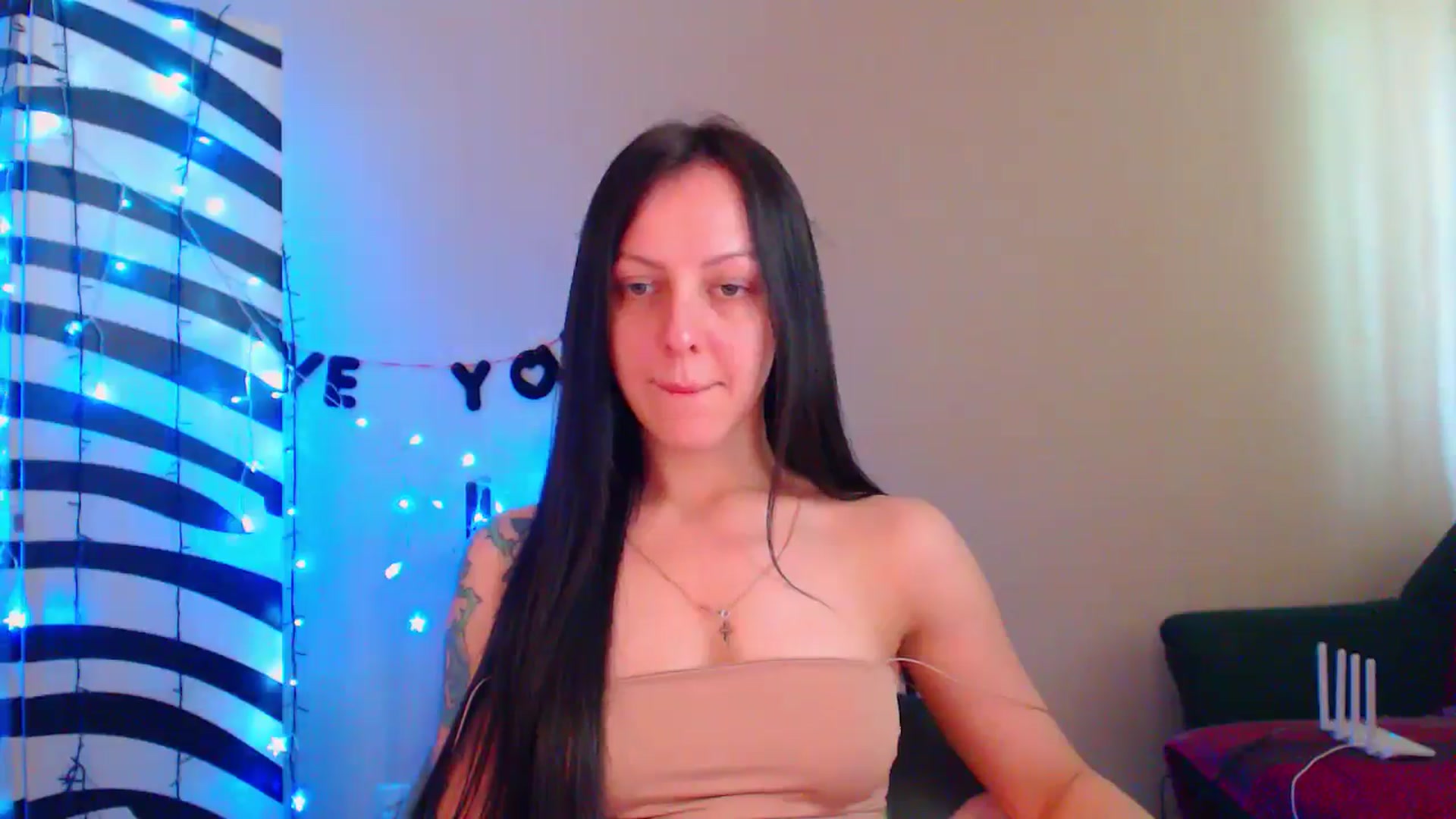 Gallery image thumbnail from MiracleMiss's myfreecams stream on, 06/07/2024, 10:42 image 12 of 20